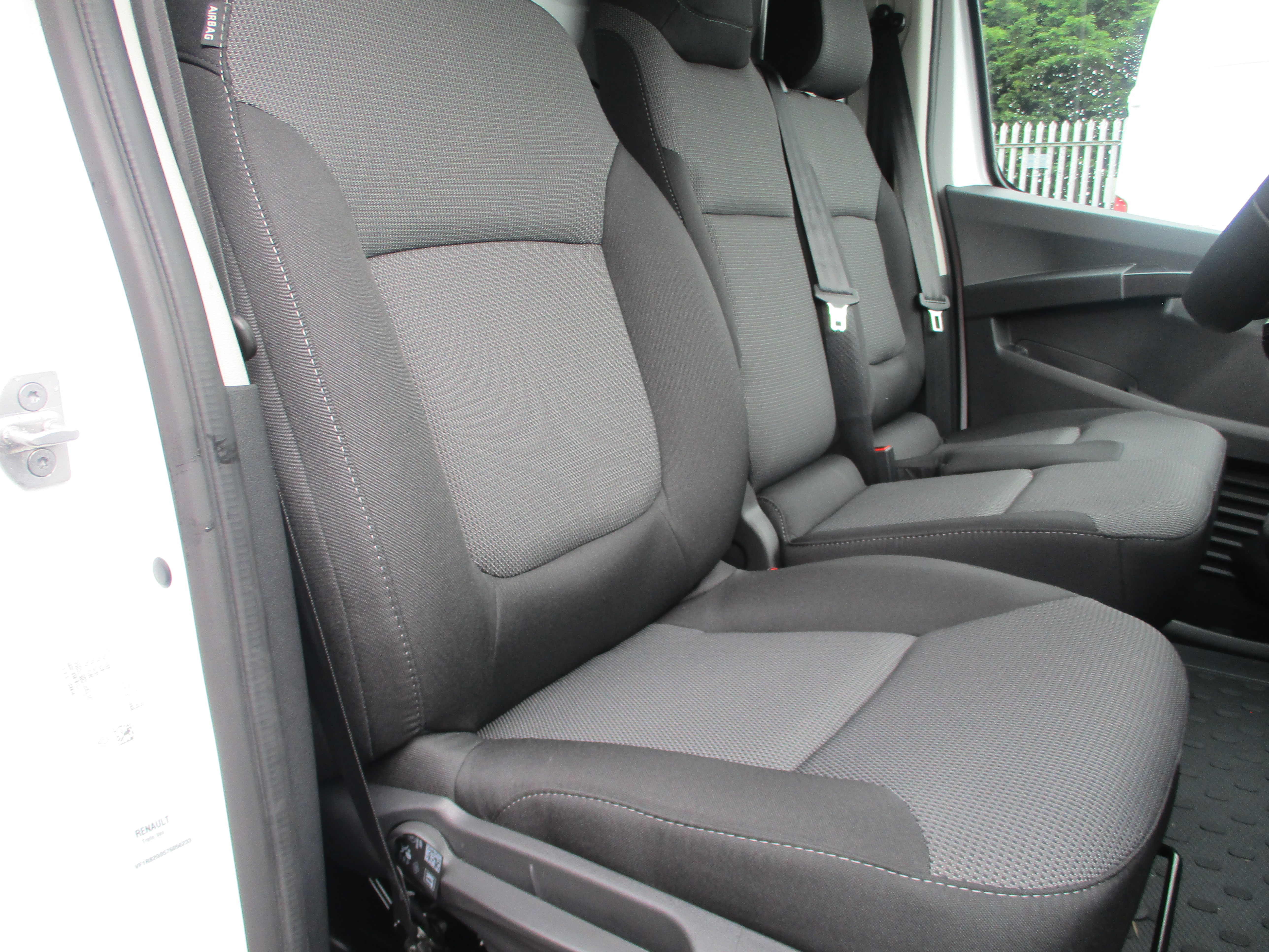 Renault Trafic LL30 BluedCi 130PS Advance Panel Van (RENAULT WARRANTY TO DEC 2028)