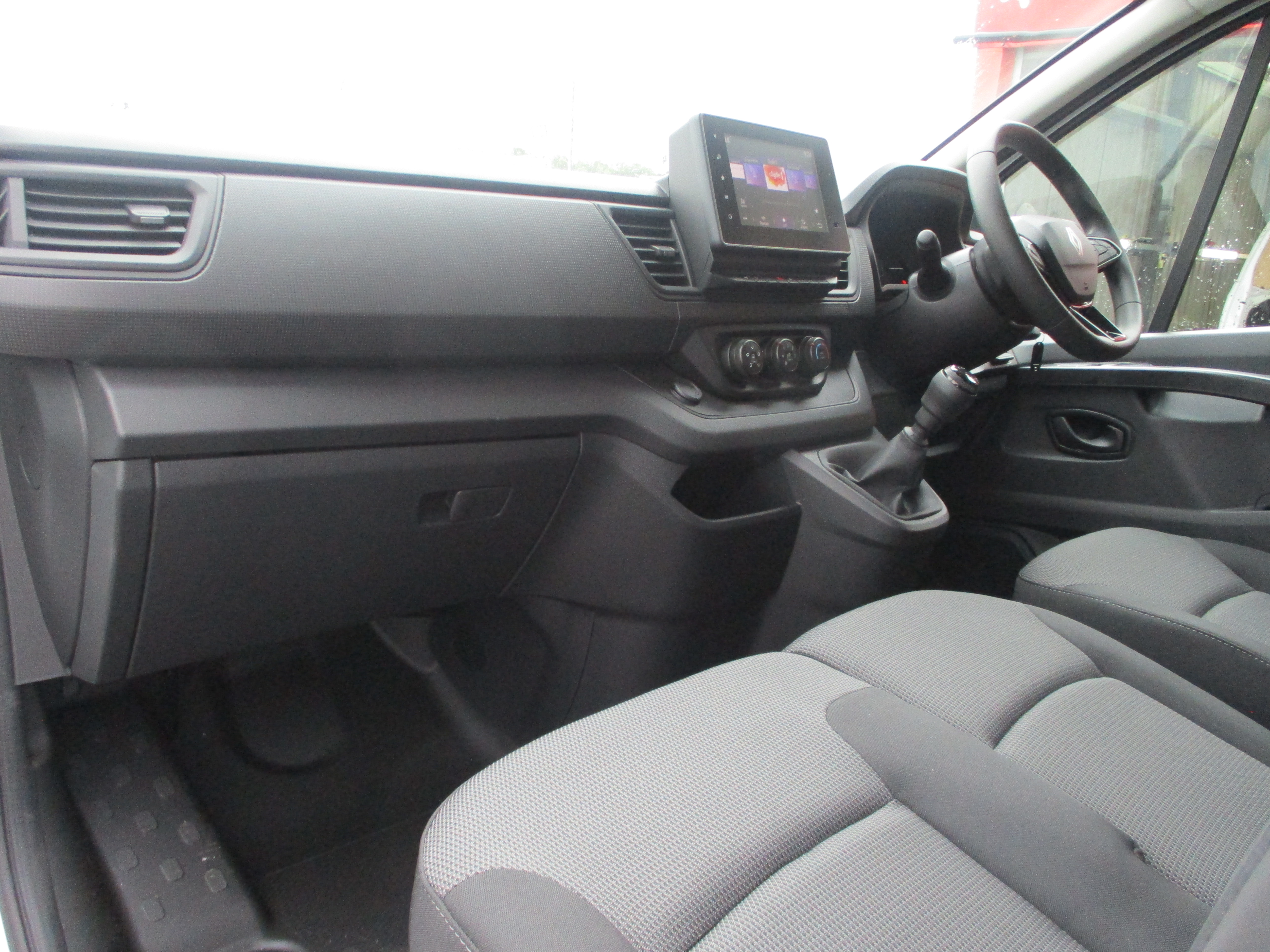 Renault Trafic LL30 BluedCi 130PS Advance Panel Van (RENAULT WARRANTY TO DEC 2028)