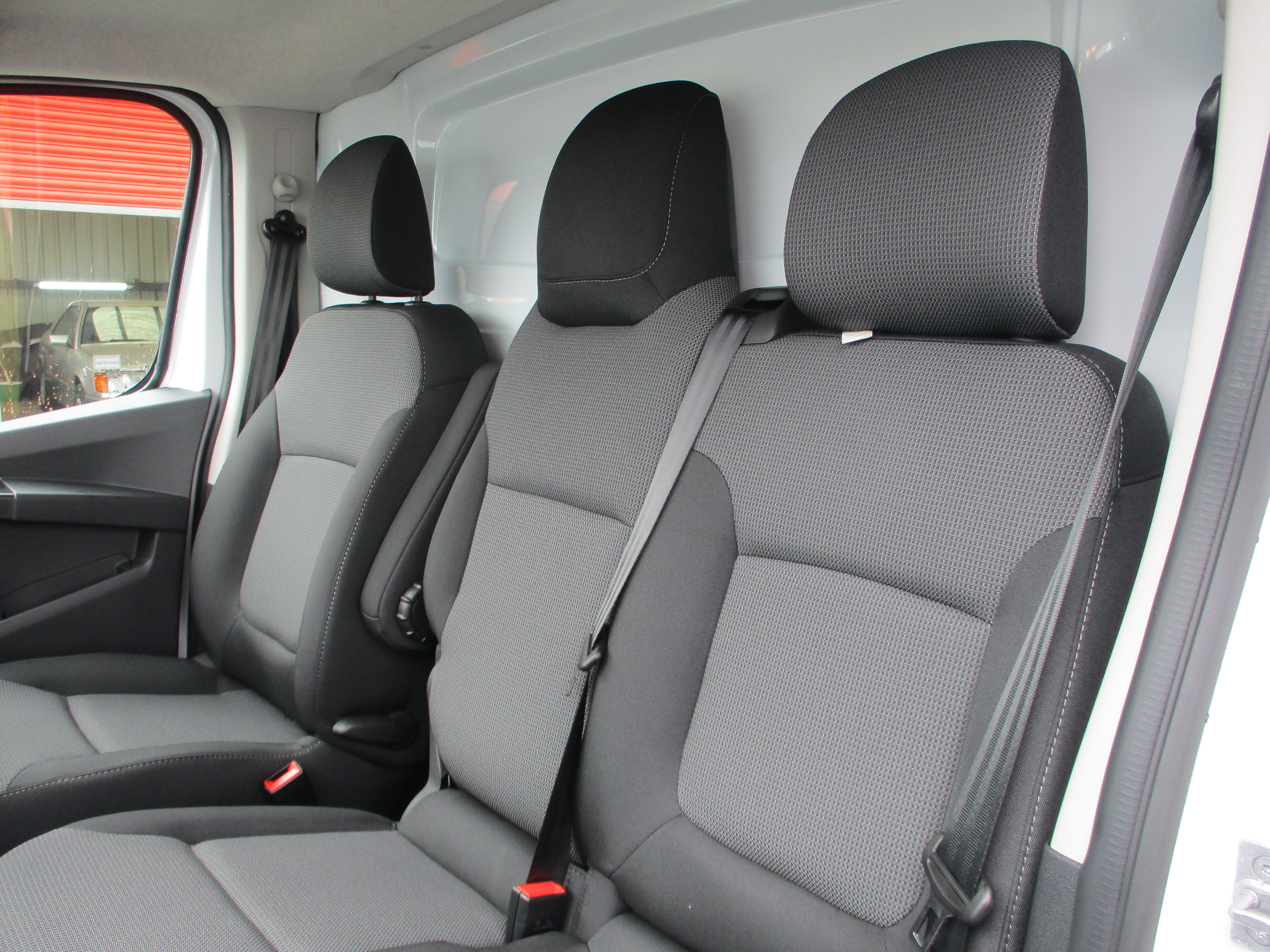 Renault Trafic LL30 BluedCi 130PS Advance Panel Van (RENAULT WARRANTY TO DEC 2028)