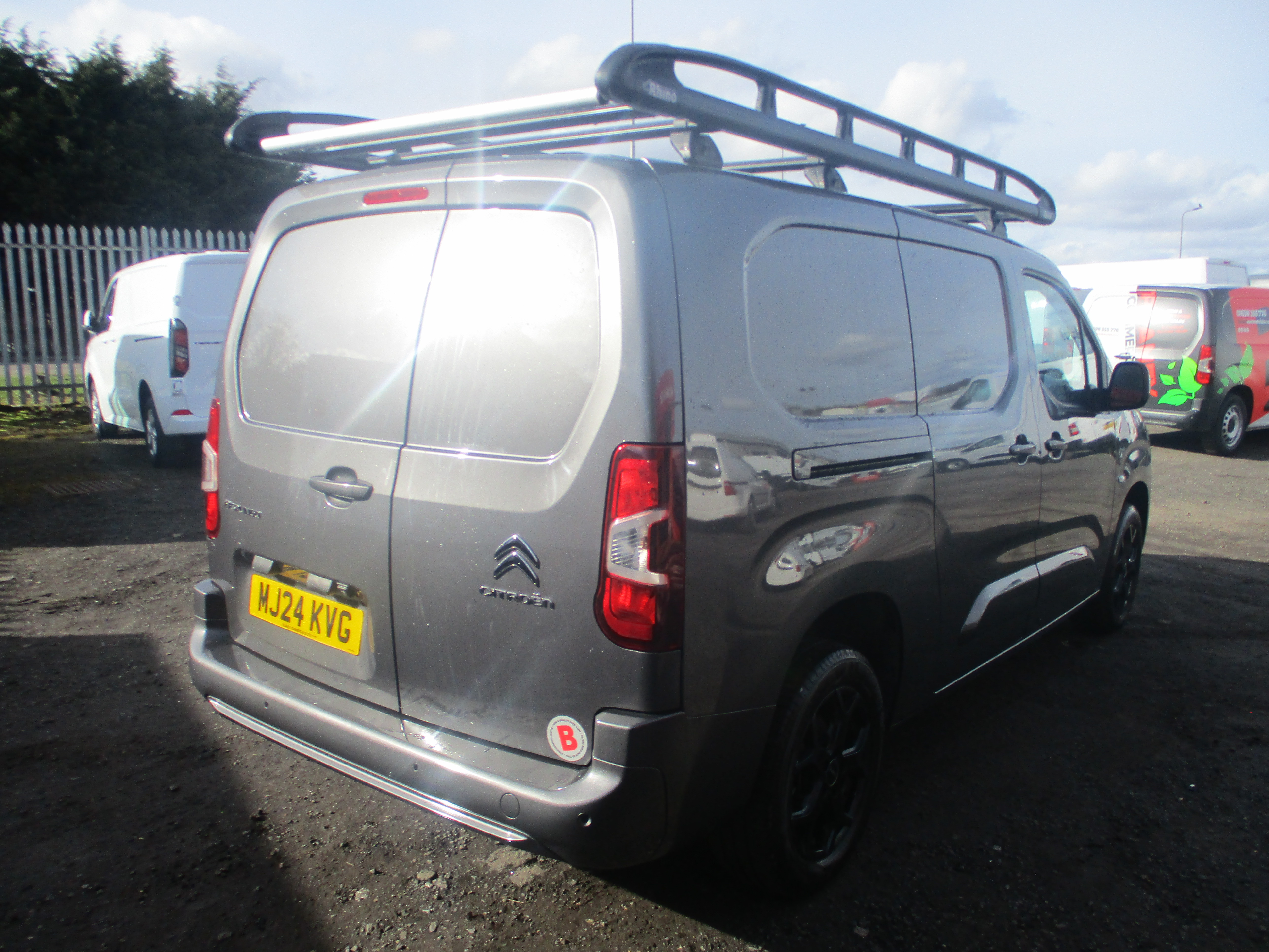 Citroen Berlingo XL (LWB) 1.5 BlueHDi 130PS EAT8 AUTO Driver Edition Van (FULL ROOF RACK CAN BE REMOVED ON REQUEST)