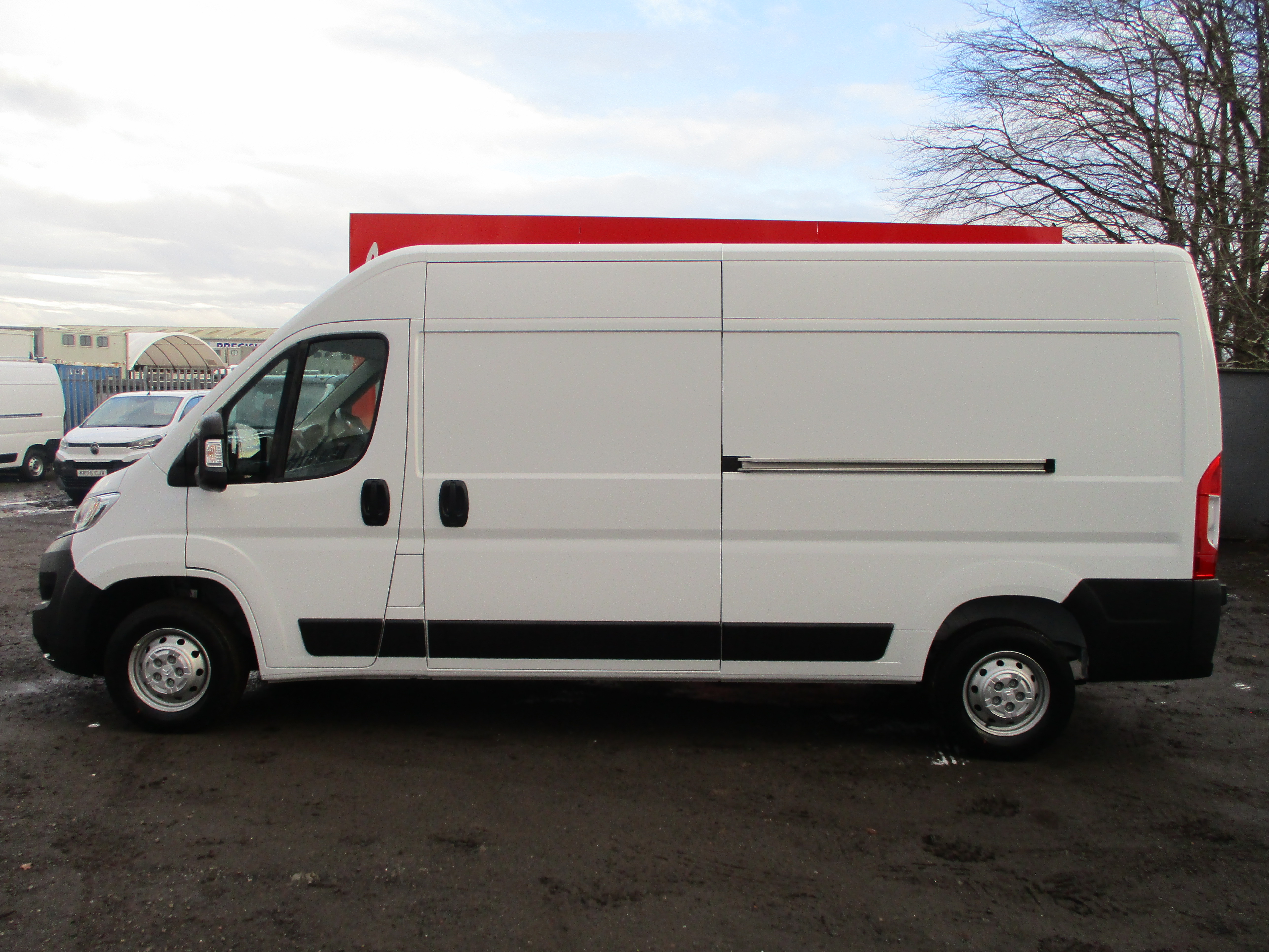 Citroen Relay 35 2.2 BlueHDi 140PS L3H2 Enterprise (Pre Registered)