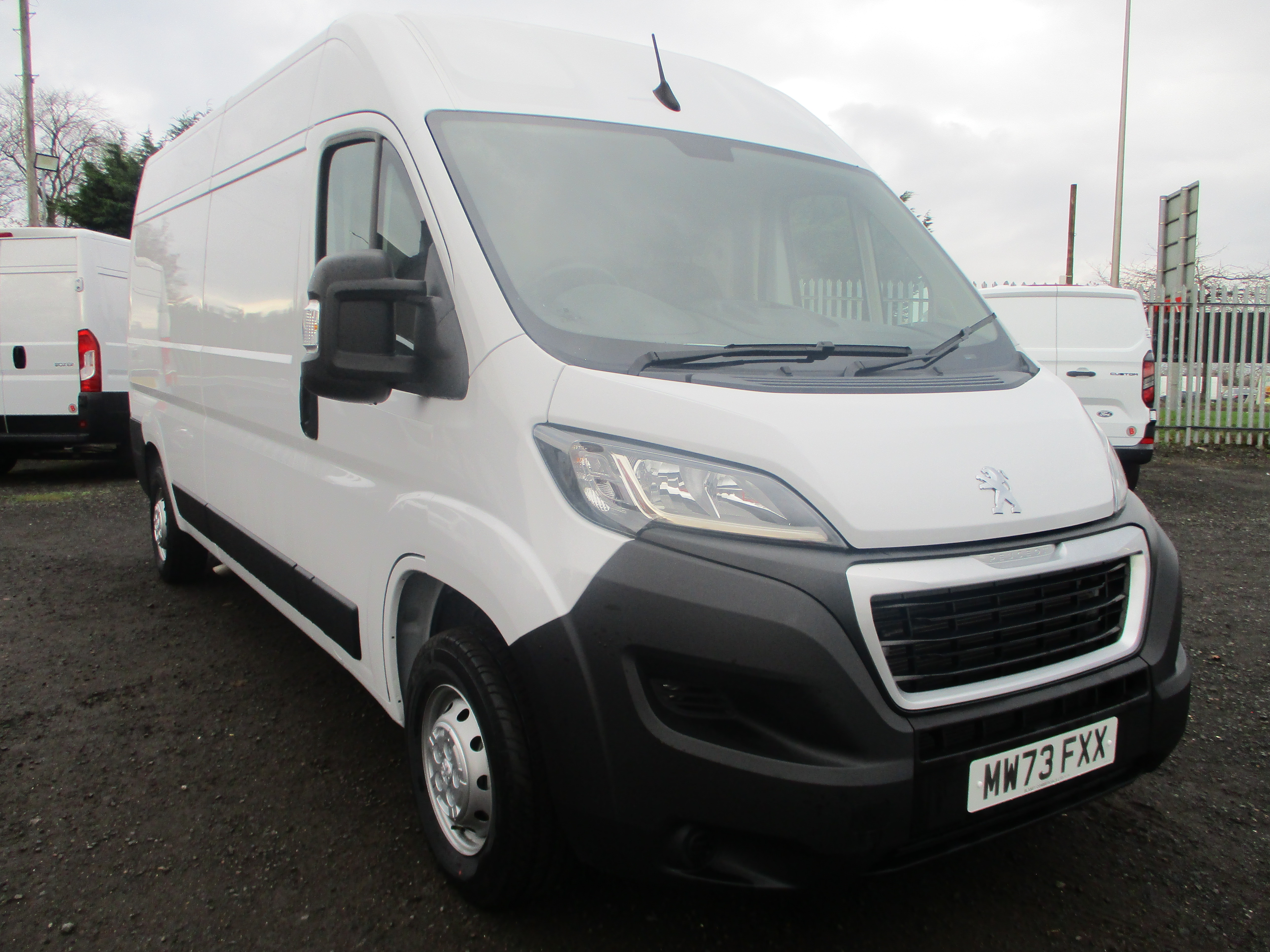 Peugeot Boxer 335 L3H2 2.2 BlueHDi 140PS Professional Premium + Van (PRE REG with DELIVERY MILES)