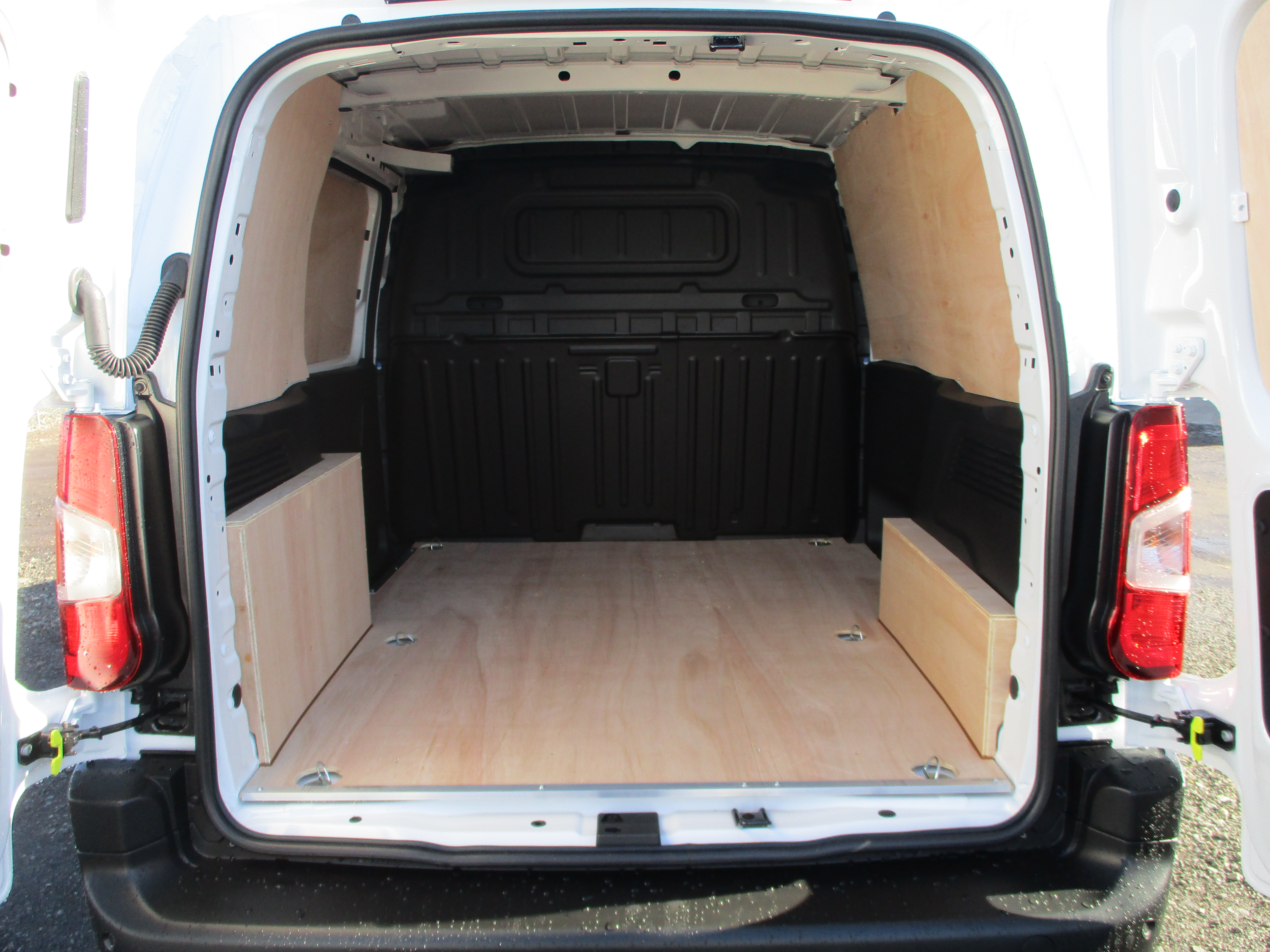 Vauxhall Combo L1H1 2000 1.5 TurboD 100PS Dynamic Panel Van with Air Con