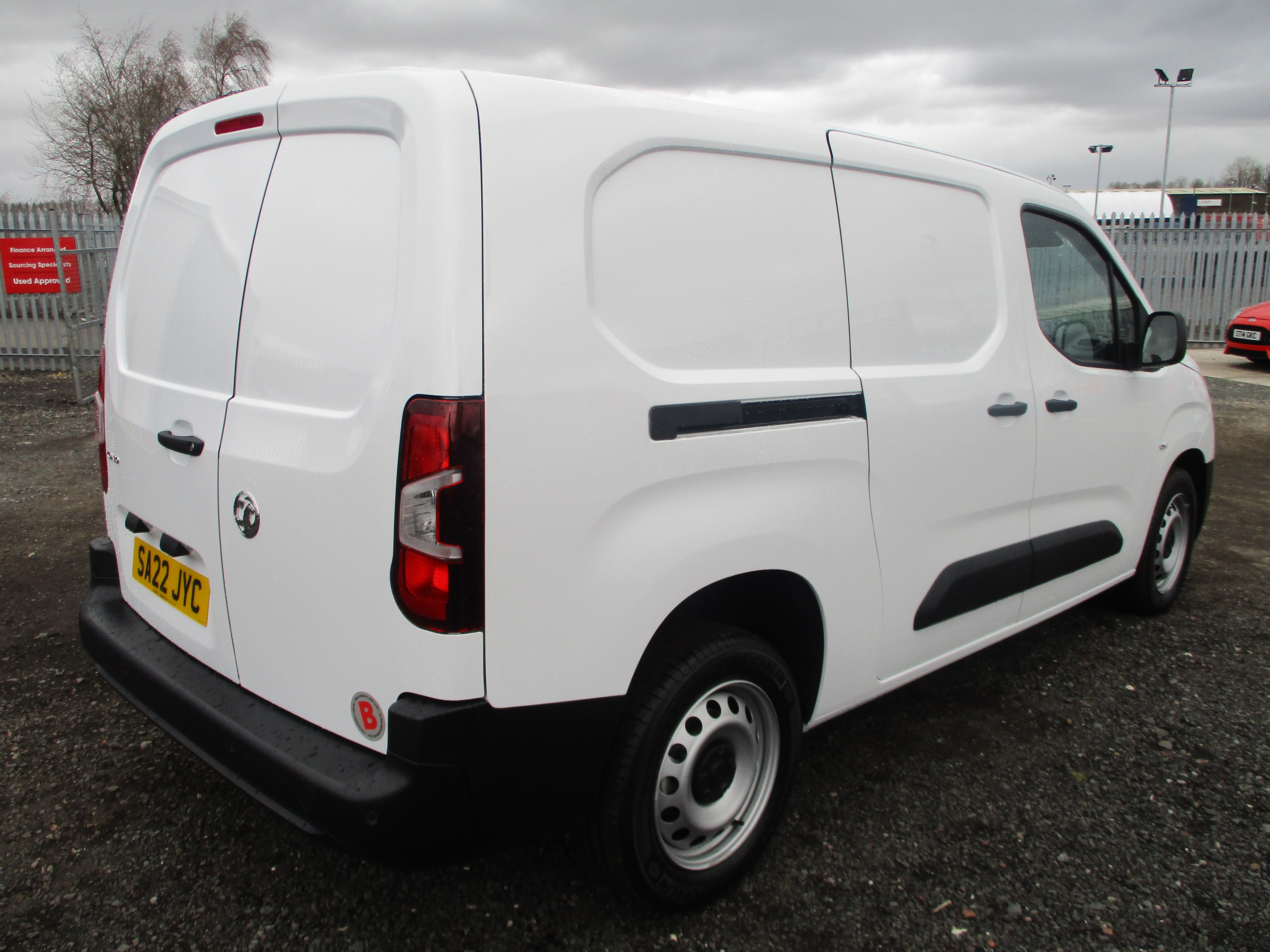 Vauxhall Combo L2H1 2300 1.5 TurboD 100PS Dynamic Panel Van with Air Con
