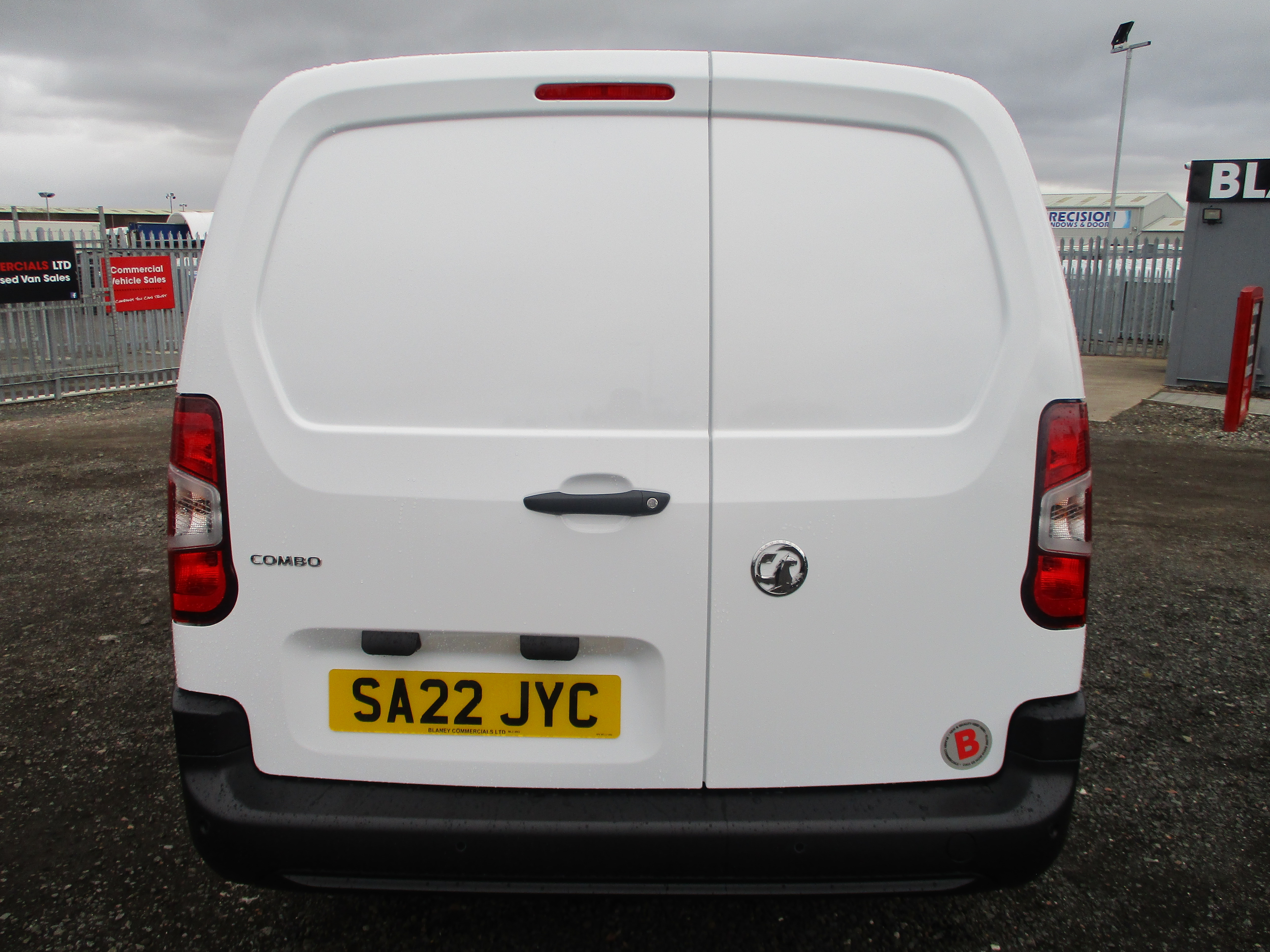 Vauxhall Combo L2H1 2300 1.5 TurboD 100PS Dynamic Panel Van with Air Con