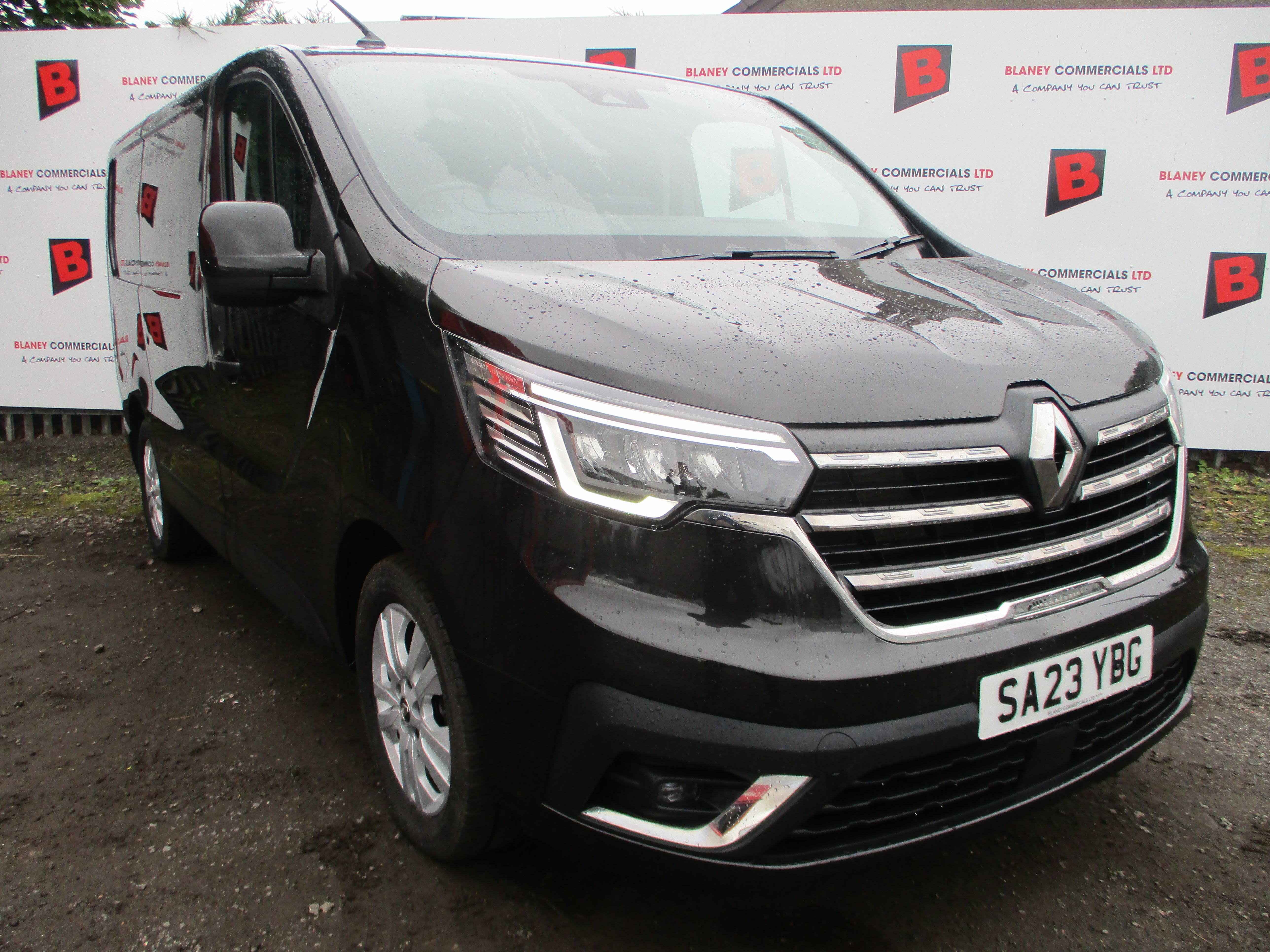 Renault Trafic SL28 Blue dCi 130PS Sport Van (FULL SERVICE HISTORY FROM NEW)