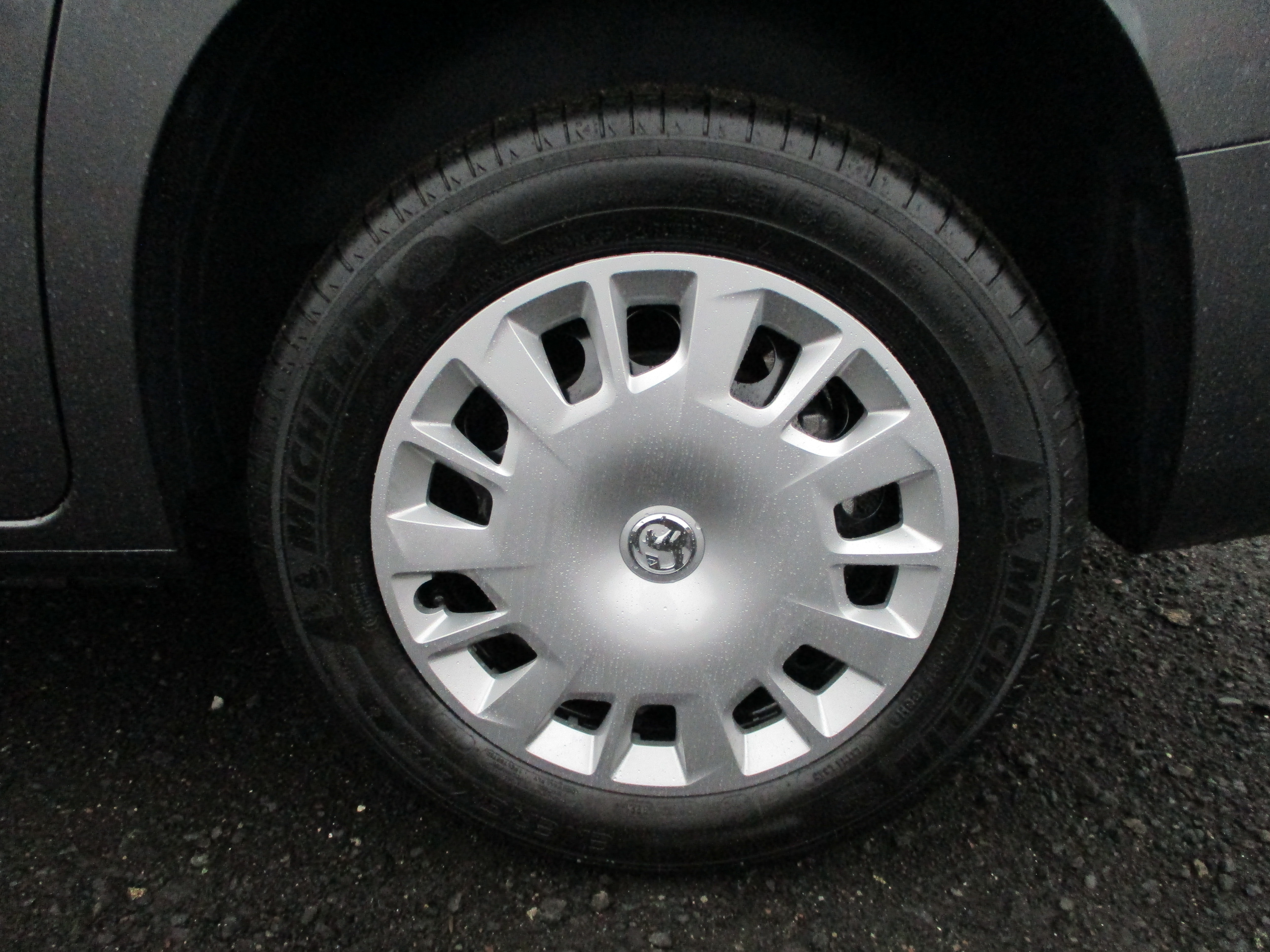 Vauxhall Combo L1 2000 1.5 Diesel 100PS Sportive Panel Van with AIR CON Metallic Moonstone Grey ( 3 Front Seats )