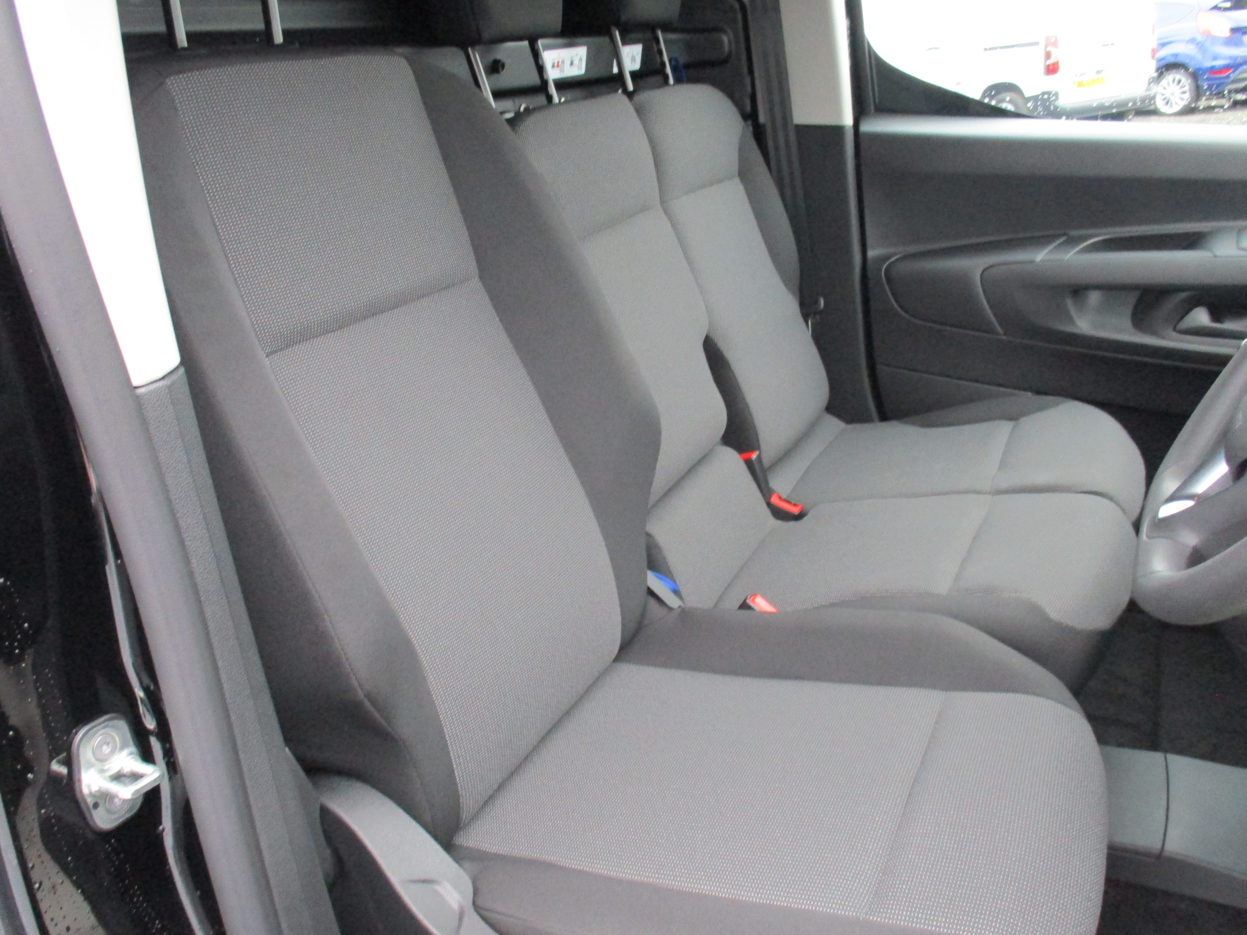 Vauxhall Combo L1 2000 1.5 Diesel 100PS Sportive Panel Van with AIR CON Metallic Diamond Black ( 3 Front Seats )