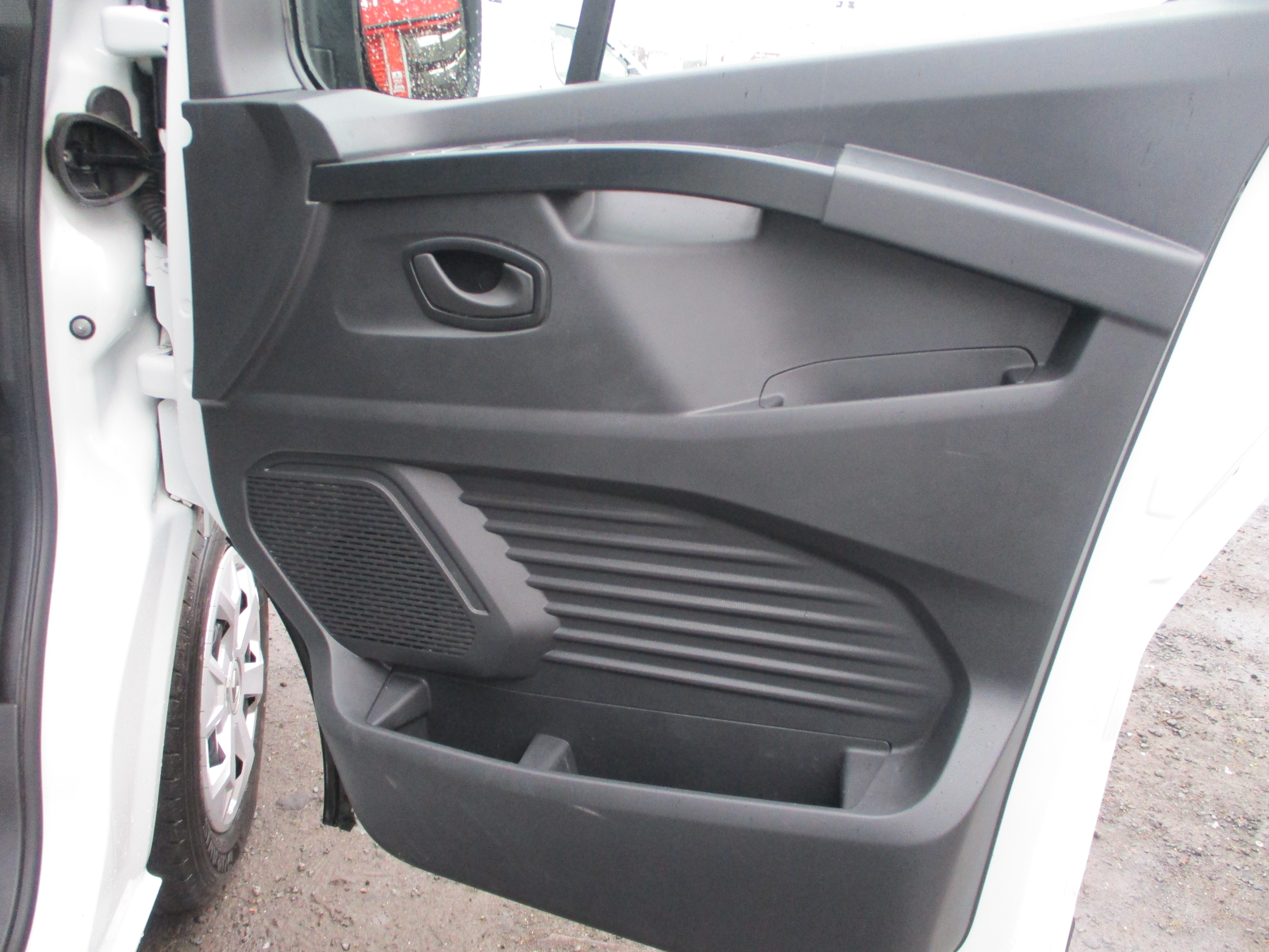 Renault Trafic SL30 BluedCi 130PS Advance Van (REANULT WARRATY TILL 2027)