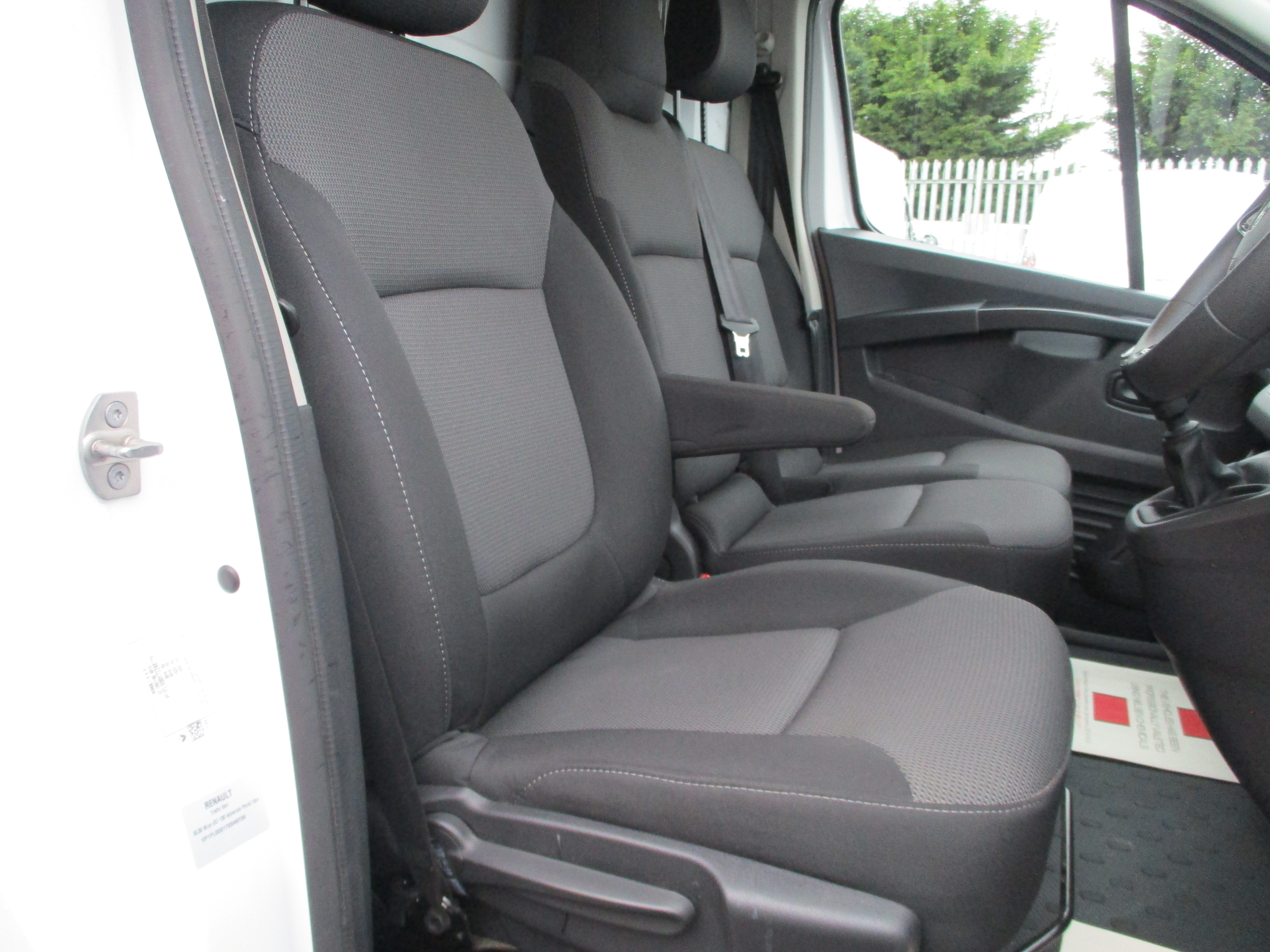 Renault Trafic SL30 BluedCi 130PS Advance Van (REANULT WARRATY TILL 2027)