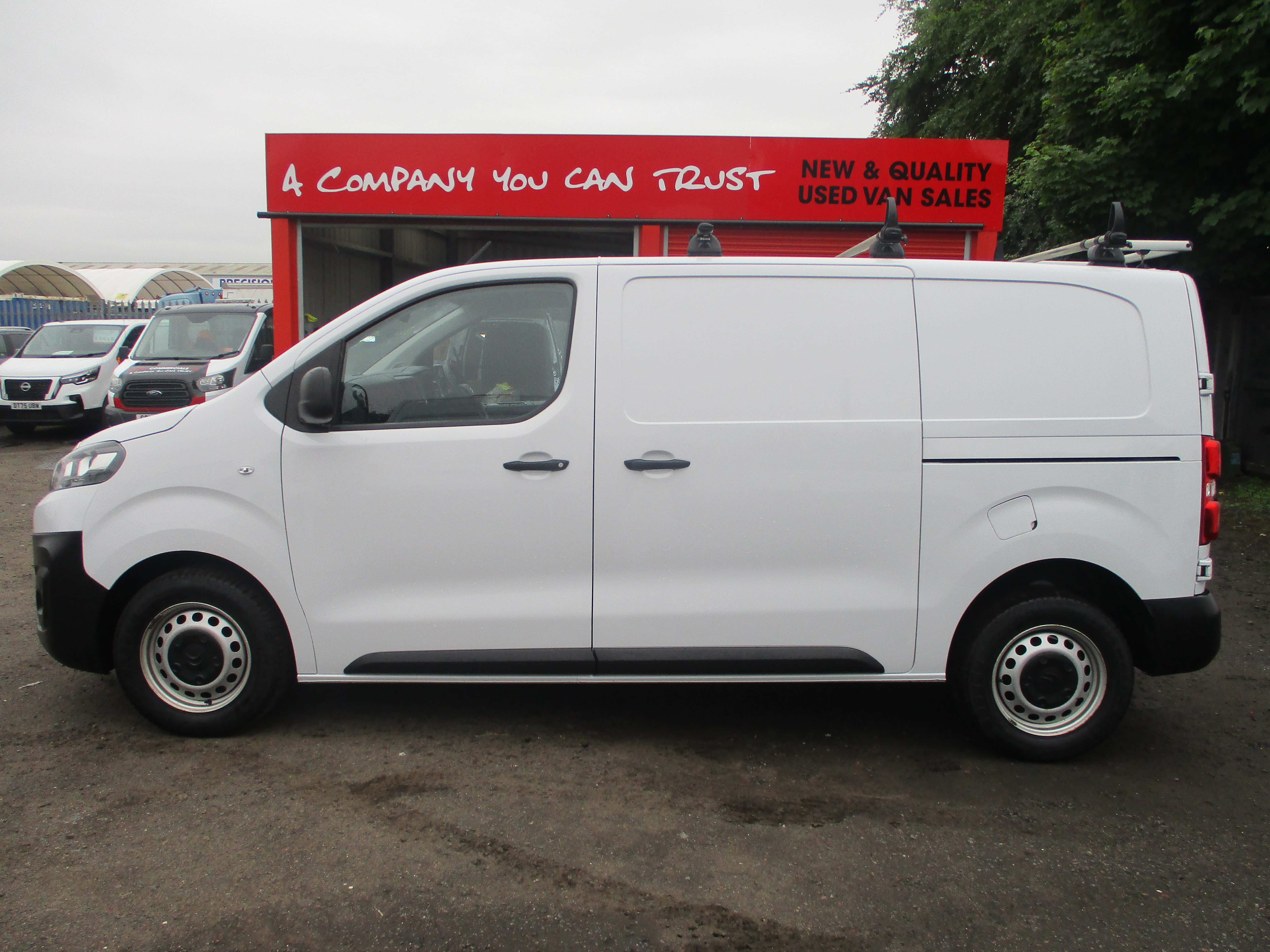 Citroen Dispatch M 1400 2.0 BlueHDi 145PS Enterprise Van (Roof Rack CAN BE REMOVED ON REQUEST)