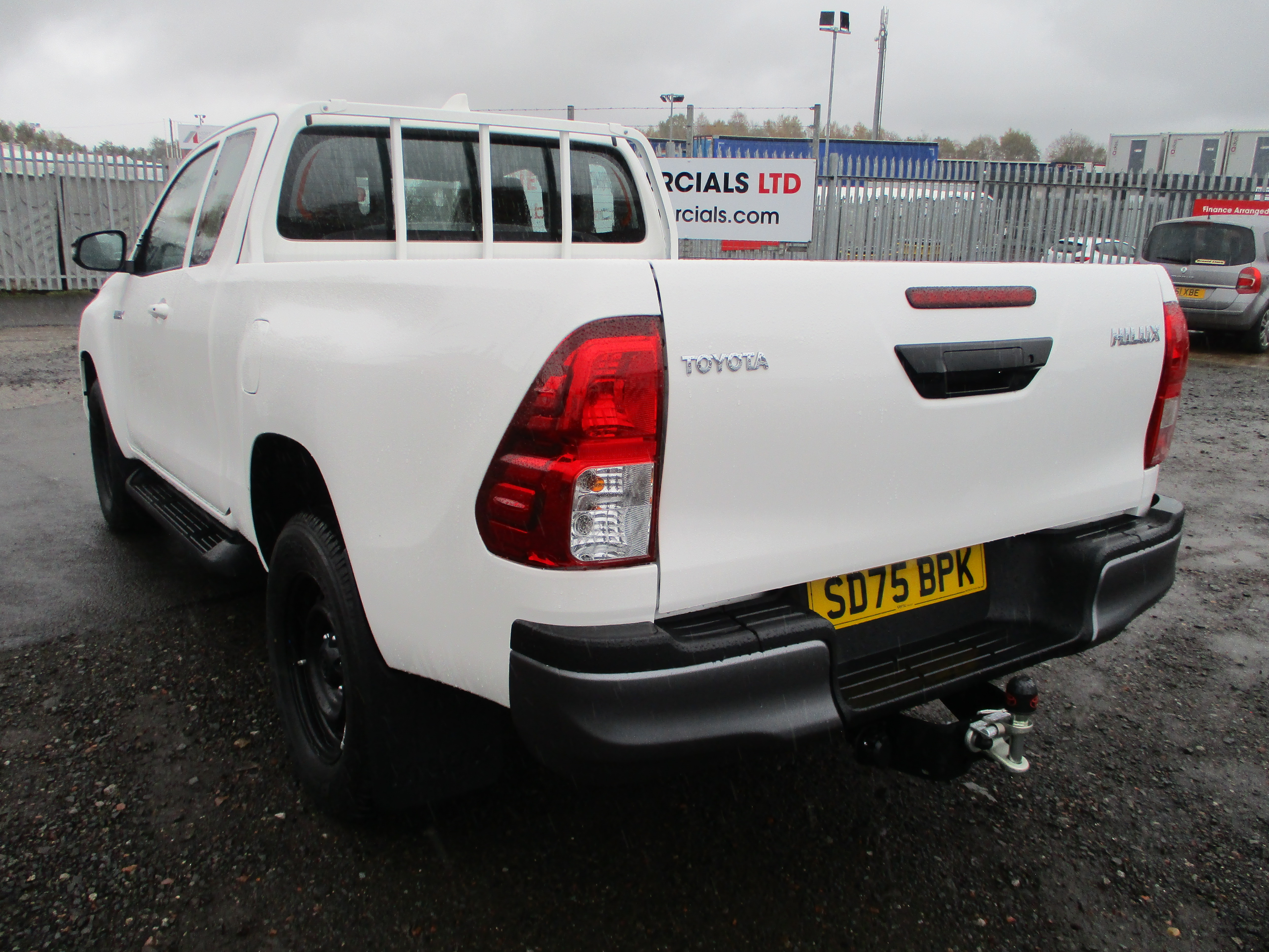 Toyota Hi Lux 2.8 Diesel Extra Cab with nice spec on request (10 YEAR TOYOTA WARRANTY)
