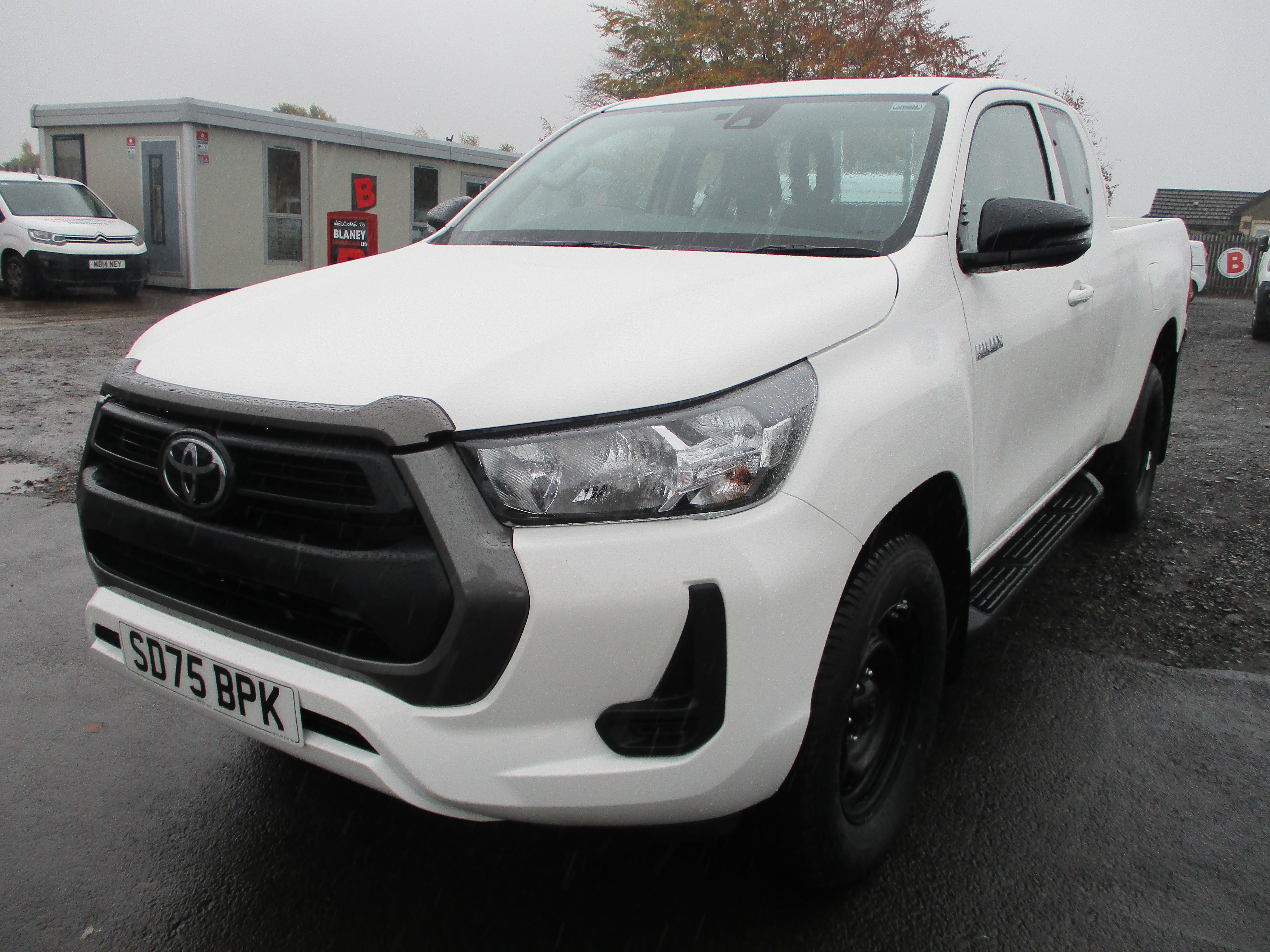 Toyota Hi Lux 2.8 Diesel Extra Cab with nice spec on request (10 YEAR TOYOTA WARRANTY)