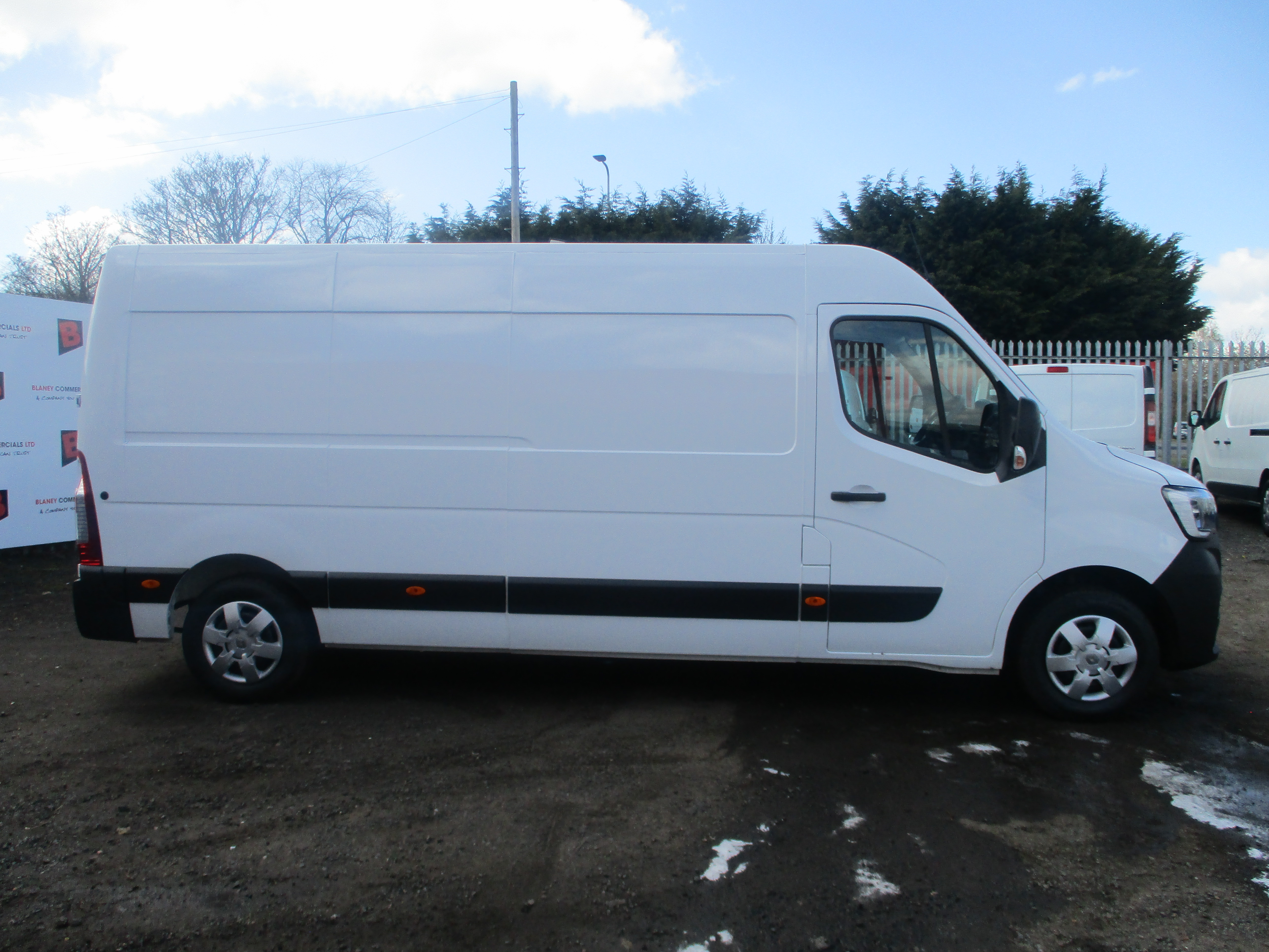 Renault Master LM35 2.3 BlueDci 135PS Advance Van (STILL UNDER MANUFACTURERS WARRANTY TILL 2027)