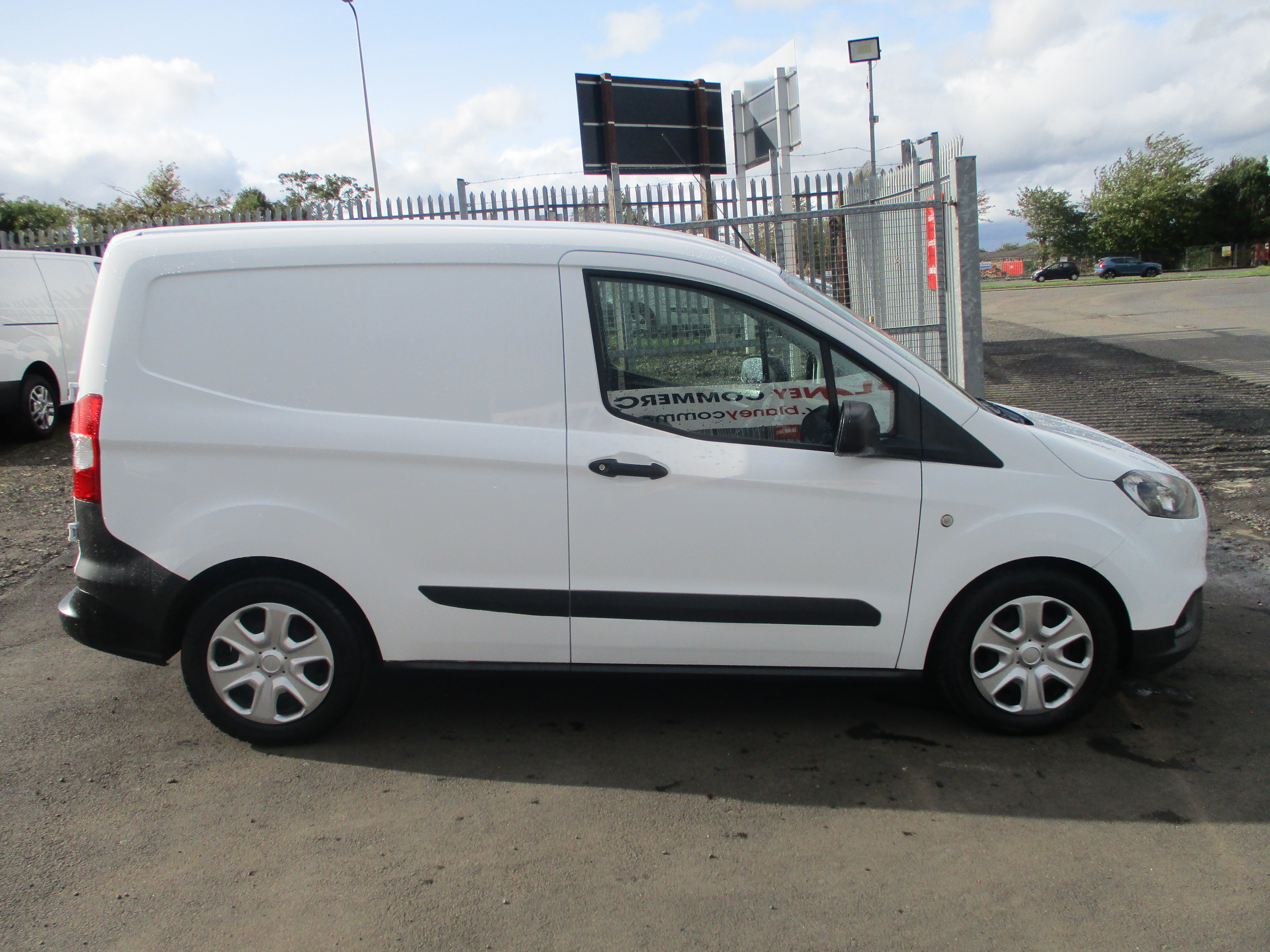 Ford Transit Courier 1.5 TDCi 100PS ( 6 Speed ) Trend Van EURO 6