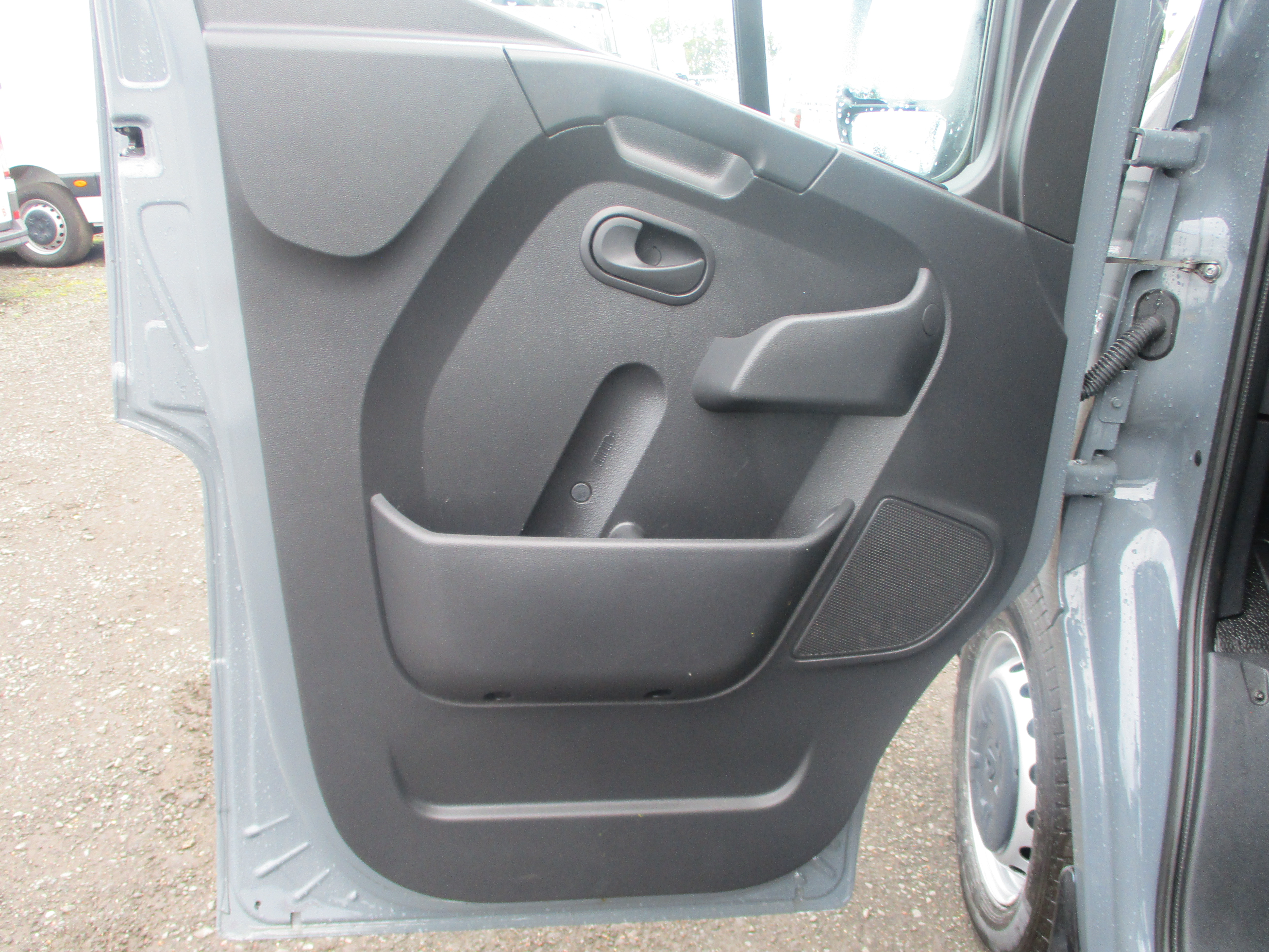 Renault Master LM35 2.3 BlueDCi 135PS Start (LWB Medium Roof Van) FULL SERVICE HISTORY