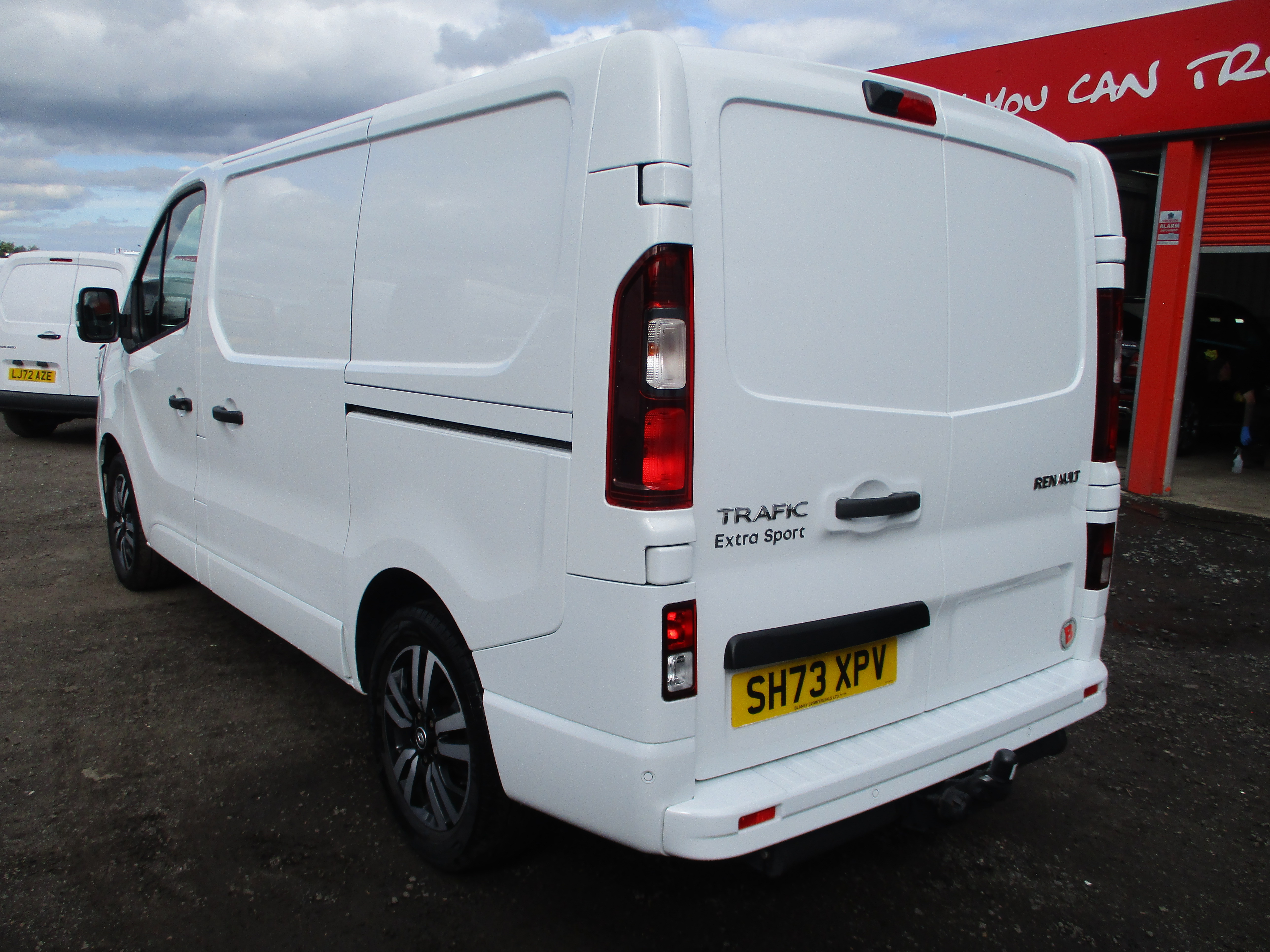 Renault Trafic SL30 BluedCi 150PS Extra Sport Van (COVERED ONLY 15,000 MILES FROM NEW)