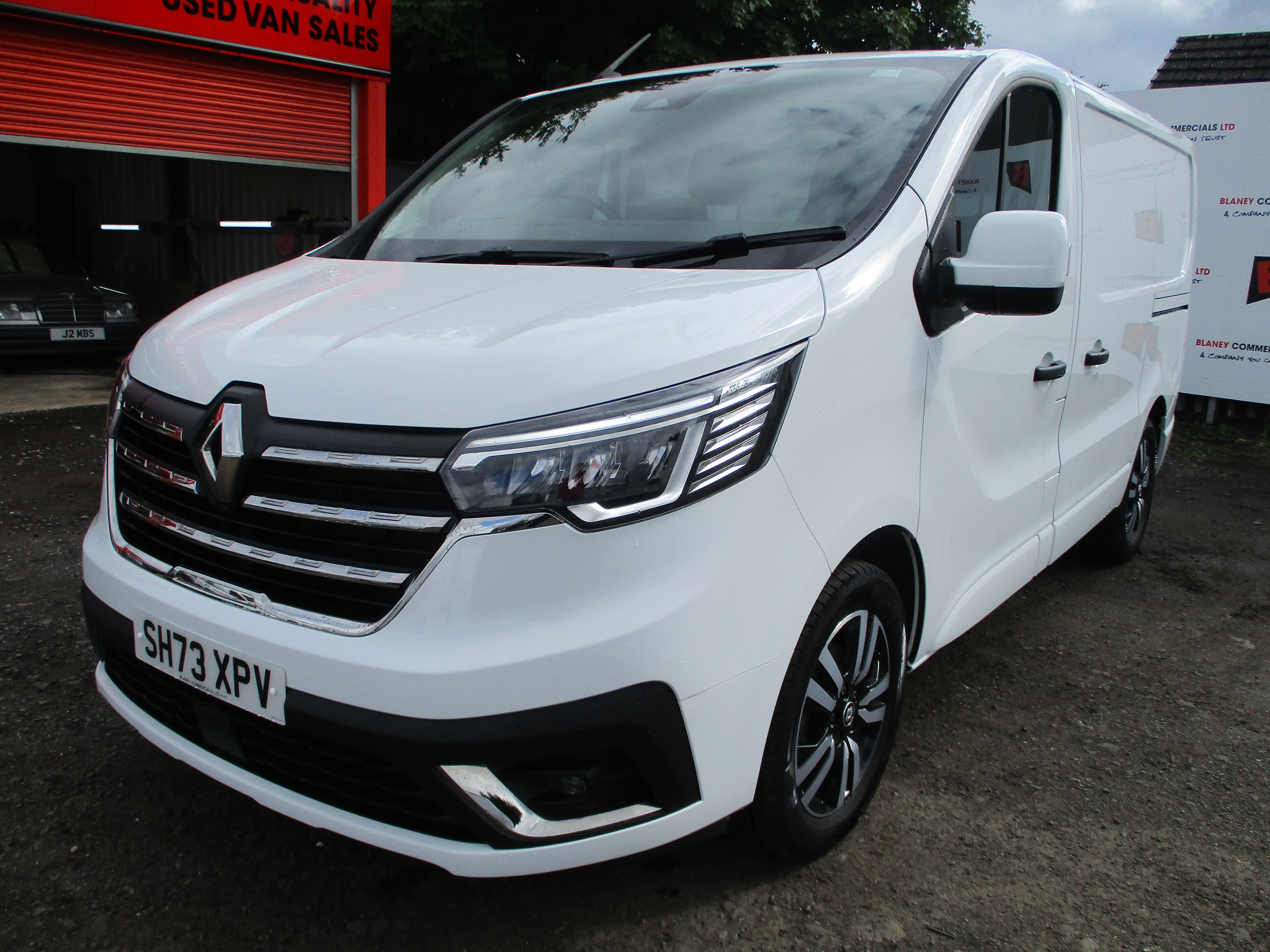 Renault Trafic SL30 BluedCi 150PS Extra Sport Van (COVERED ONLY 15,000 MILES FROM NEW)