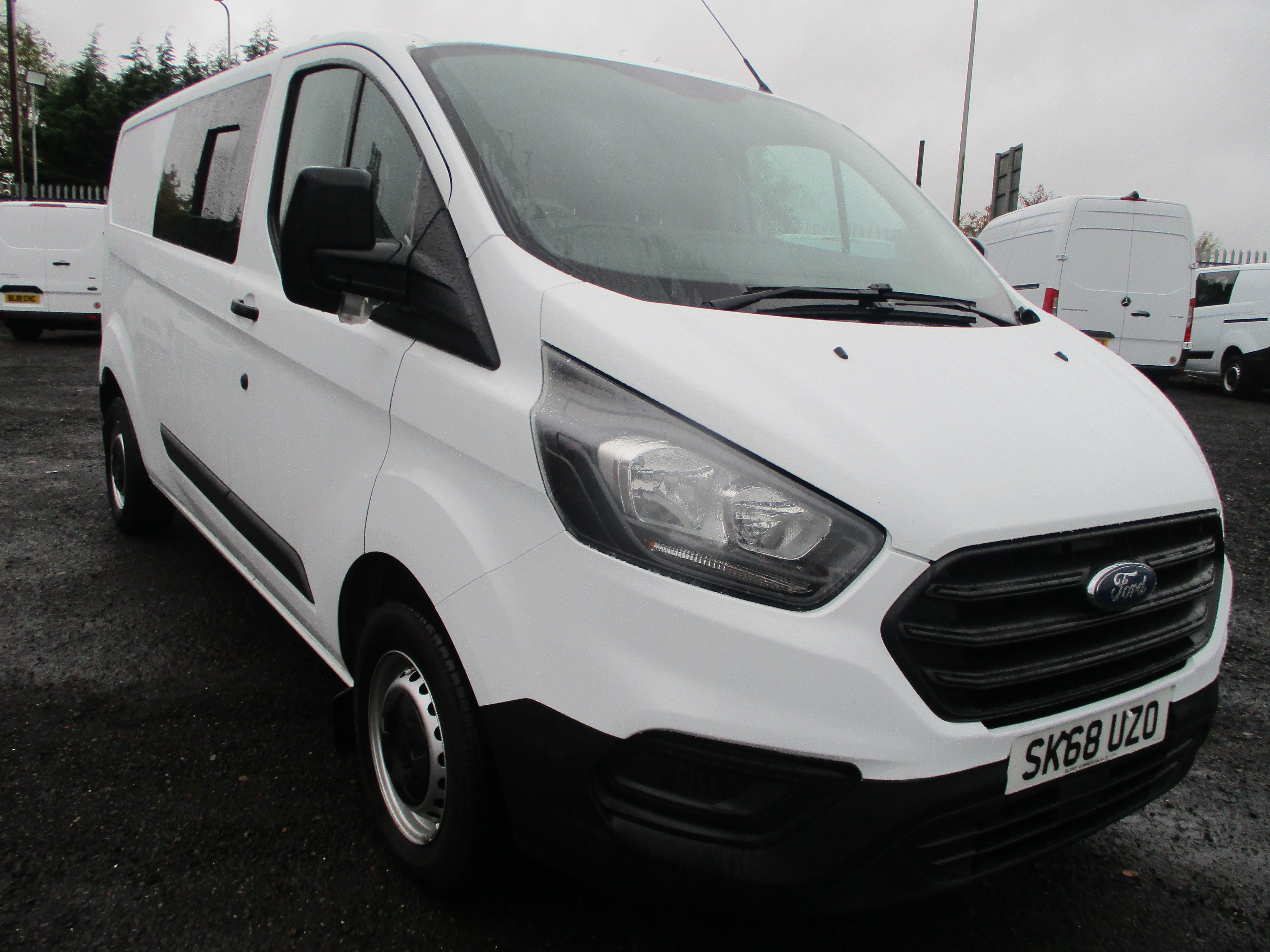 Ford Custom 300 L2H1 105PS 2.0TDCI LWB Low Roof ( 9 seater with Certificate of Conformity )
