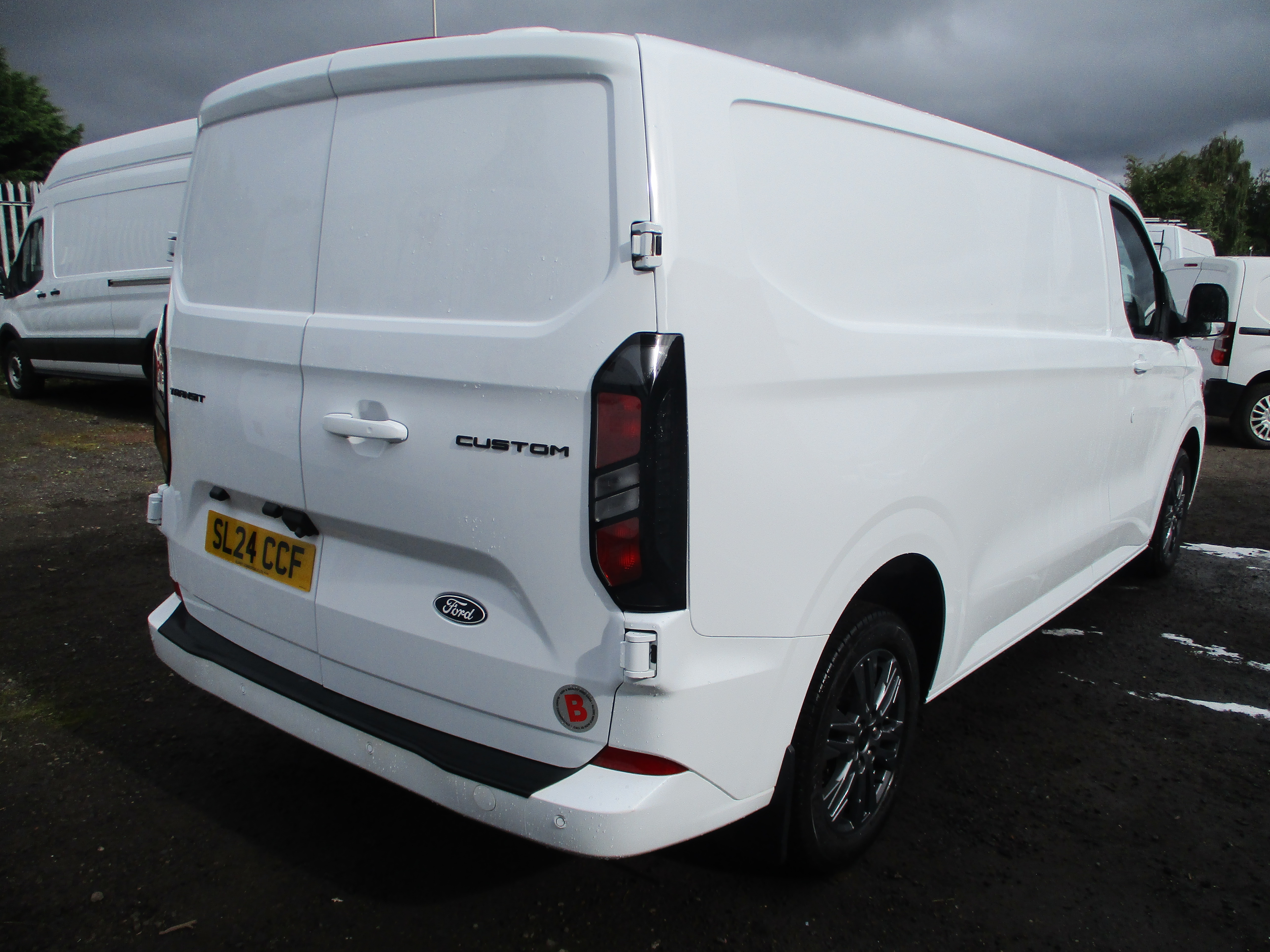 Ford Custom 300 2.0 EcoBlue 136PS L2 (LWB) Limited Van (COMES FULLY SERVICED AND FORD WARRANTY)