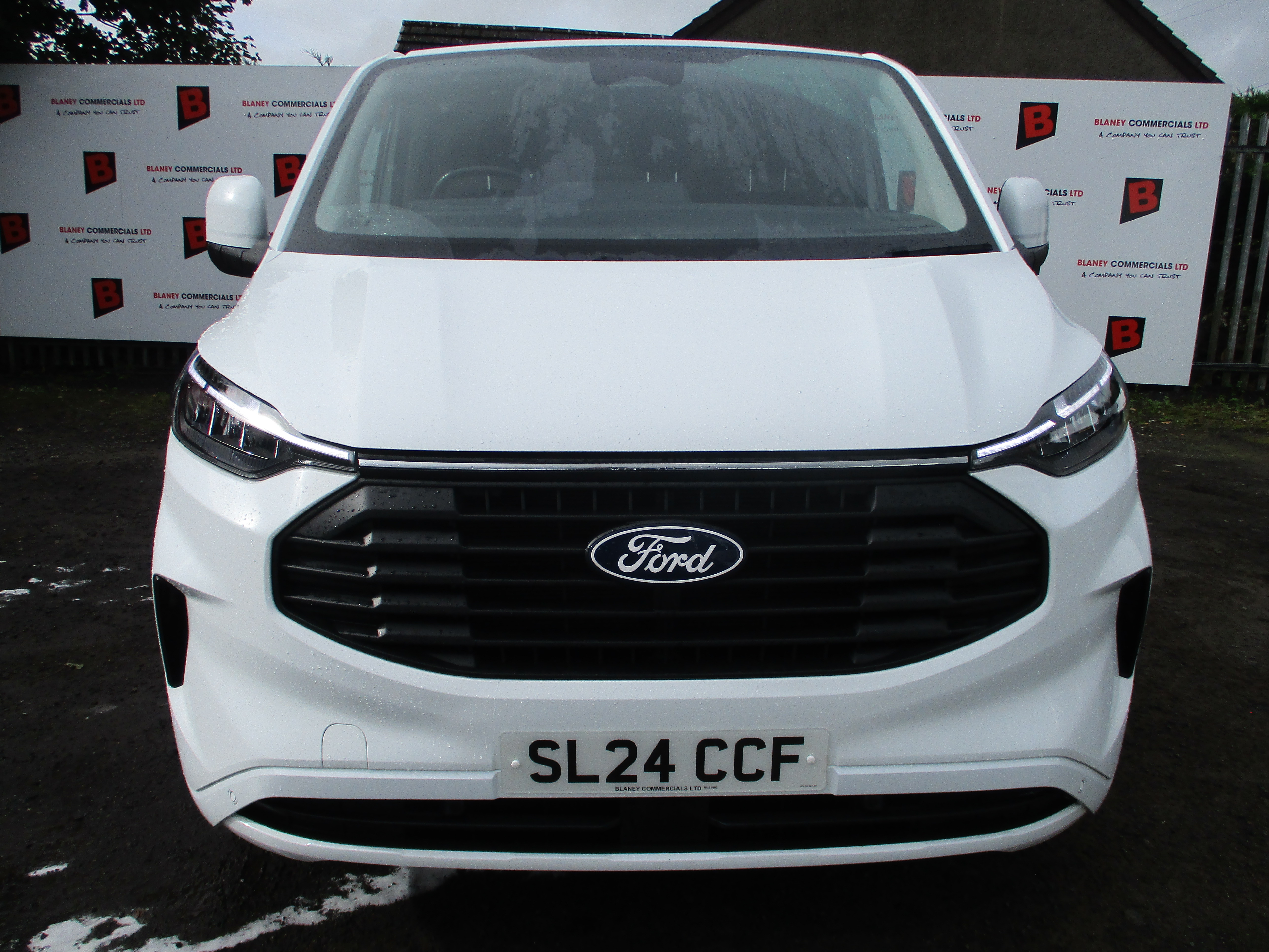 Ford Custom 300 2.0 EcoBlue 136PS L2 (LWB) Limited Van (COMES FULLY SERVICED AND FORD WARRANTY)