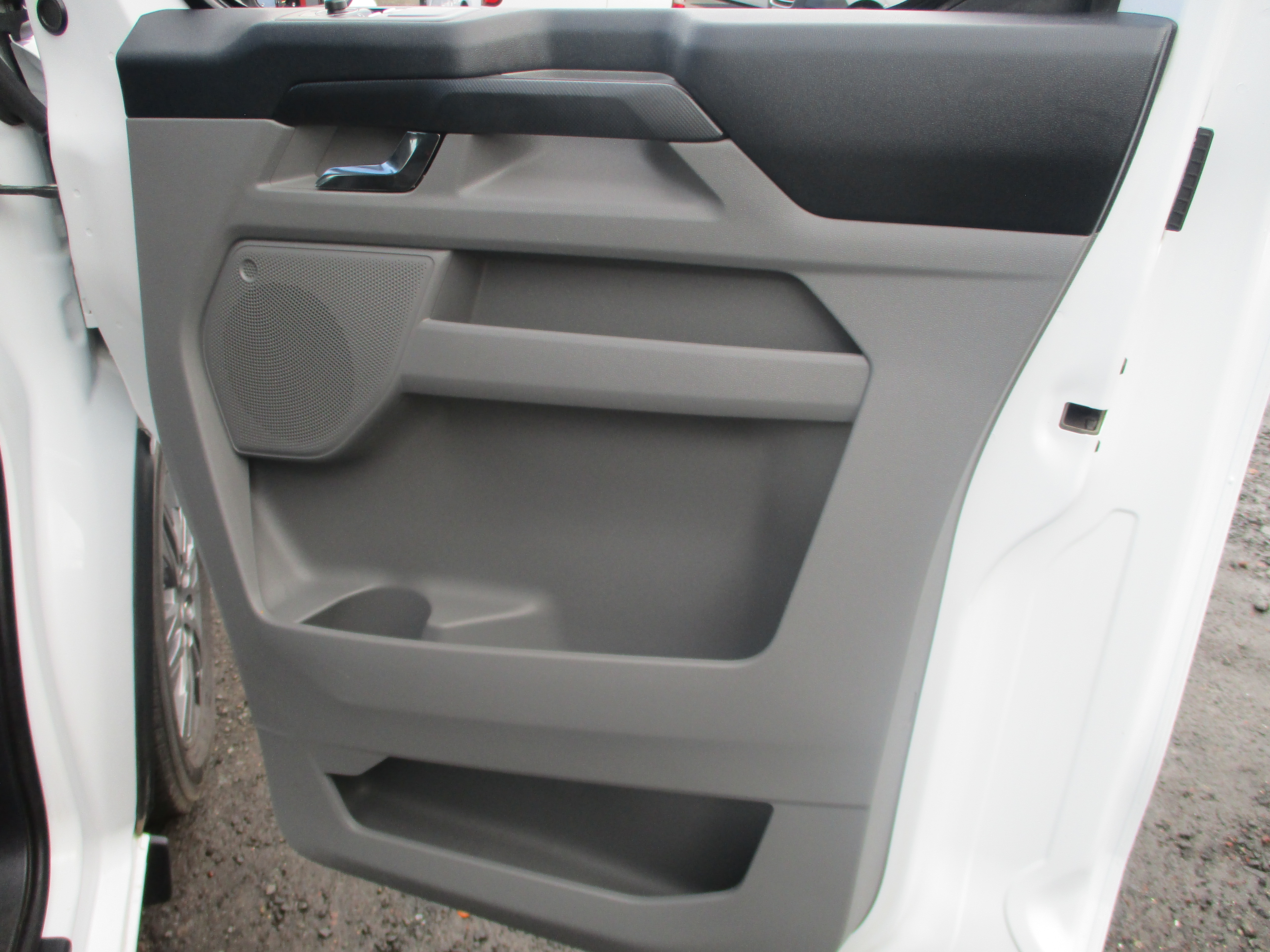 Ford Custom 300 2.0 EcoBlue 136PS L2 (LWB) Limited Van (COMES FULLY SERVICED AND FORD WARRANTY)