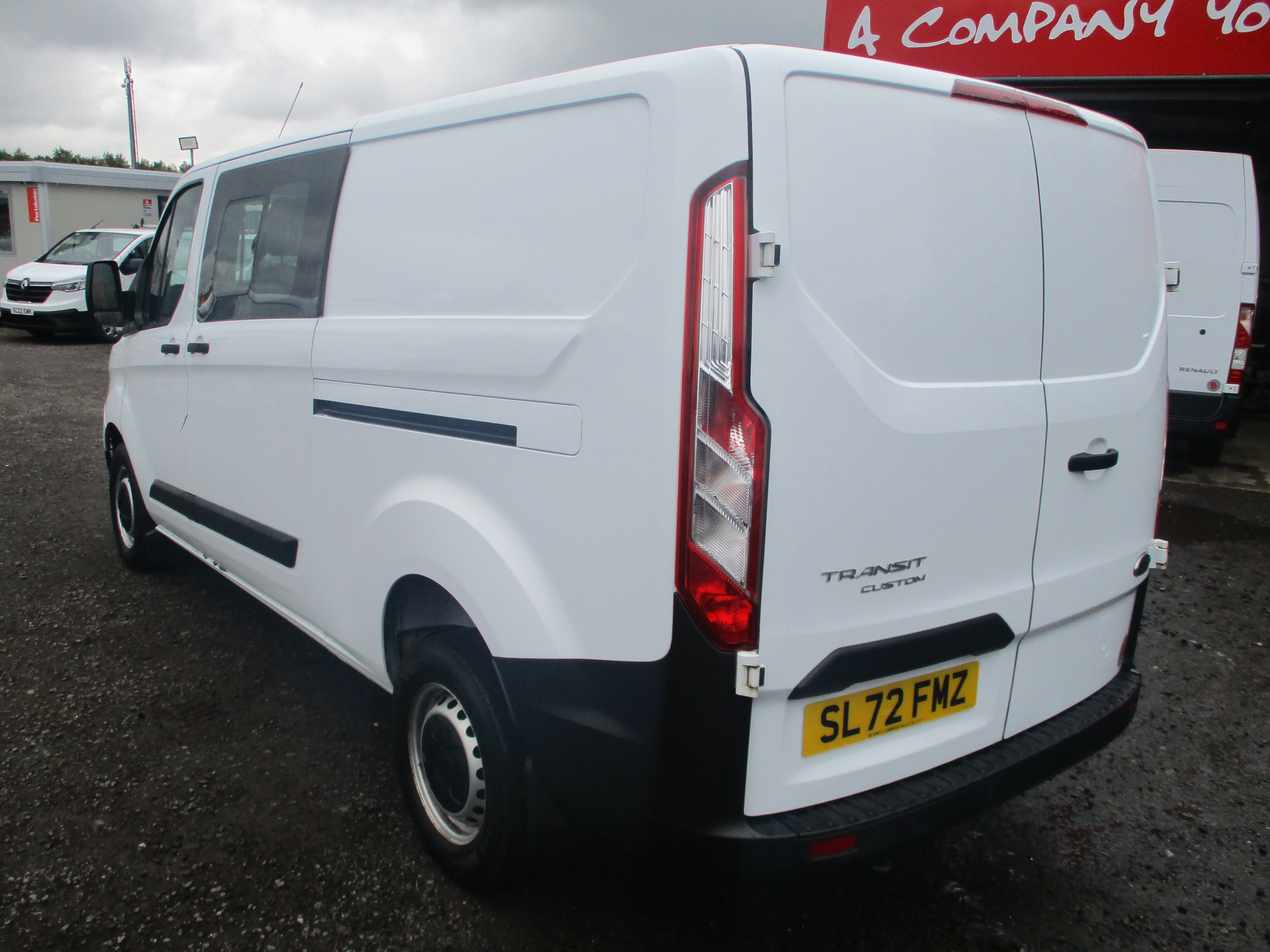 Ford Custom 300 L2 2.0 EcoBlue 130PS DCIV Leader Crewvan (6 SEATER) £500 OFF !!