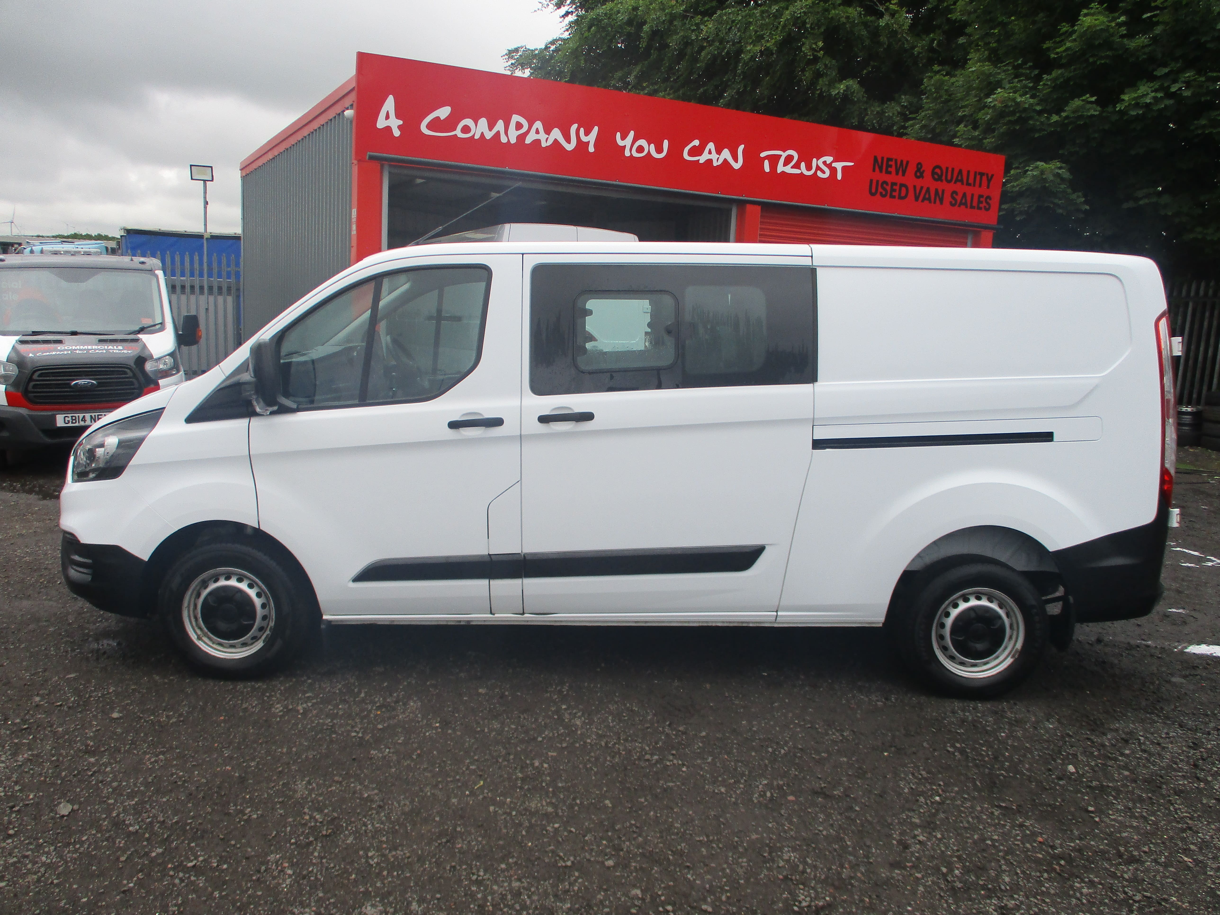 Ford Custom 300 L2 2.0 EcoBlue 130PS DCIV Leader Crewvan (6 SEATER) £500 OFF !!