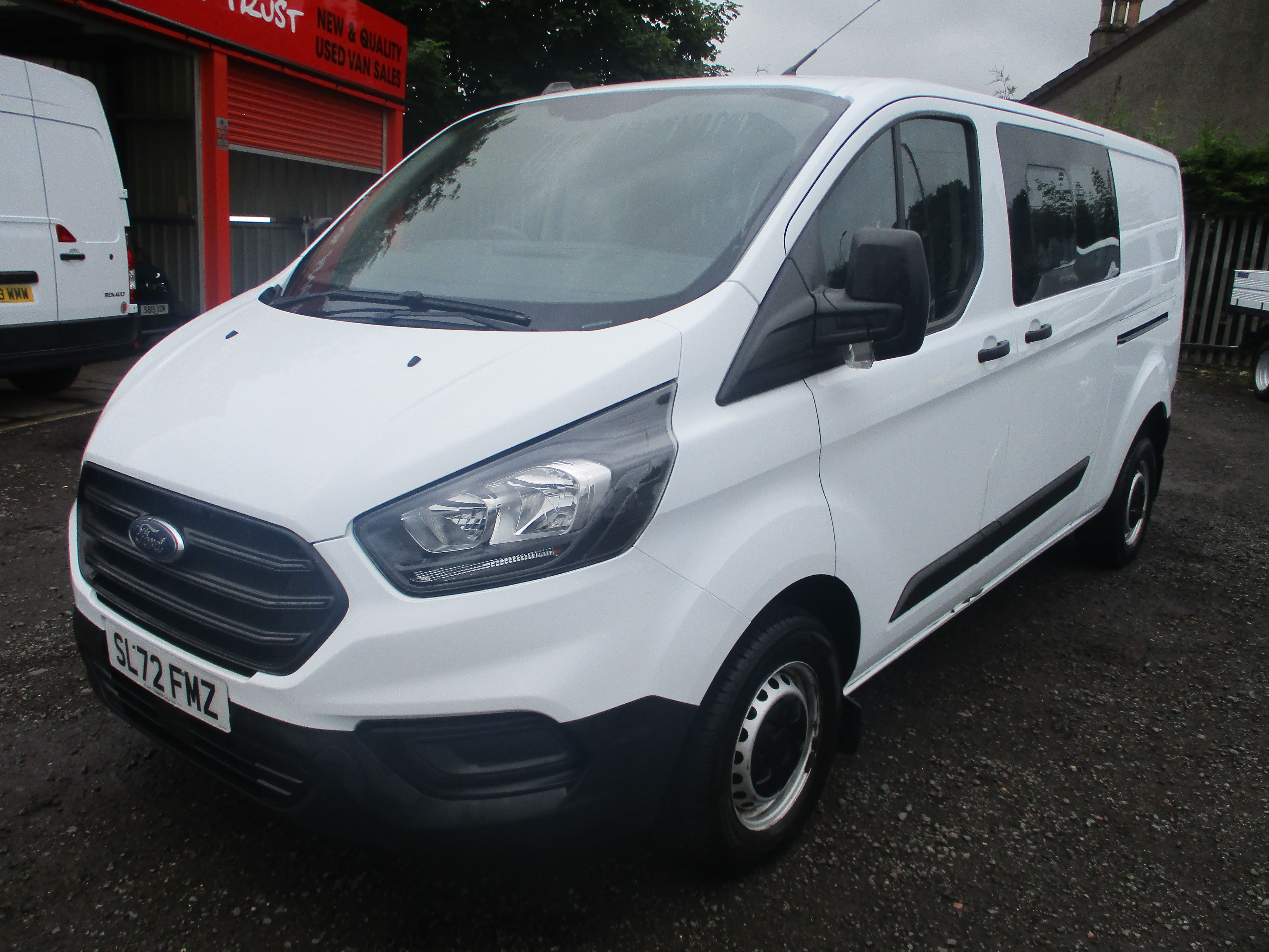 Ford Custom 300 L2 2.0 EcoBlue 130PS DCIV Leader Crewvan (6 SEATER) £500 OFF !!