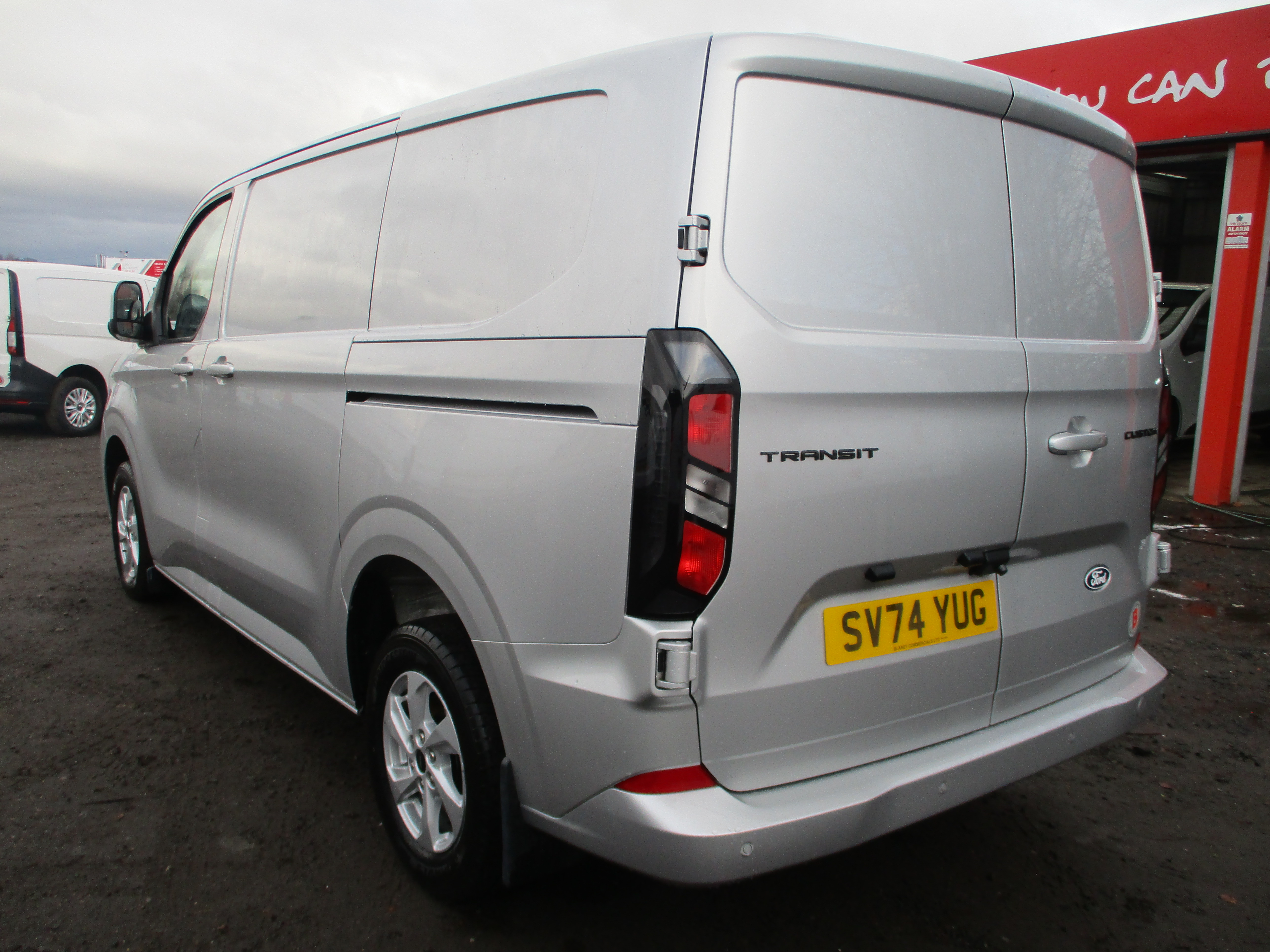 Ford Custom 300 L1H1 2.0 EcoBlue 136PS Limited Van (EX DEMO)