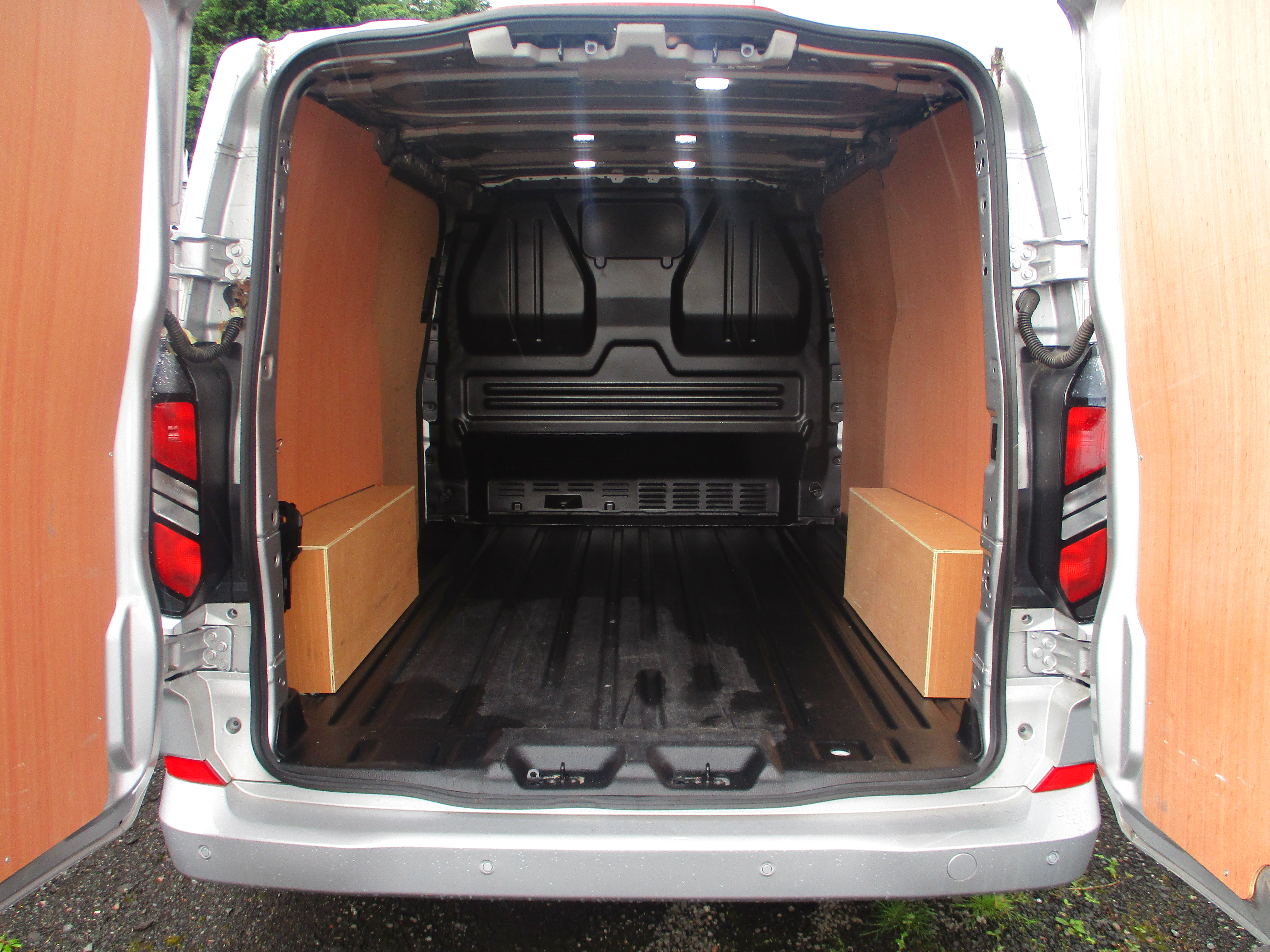 Ford Custom 300 L1H1 2.0 EcoBlue 136PS Limited Van (EX DEMO)