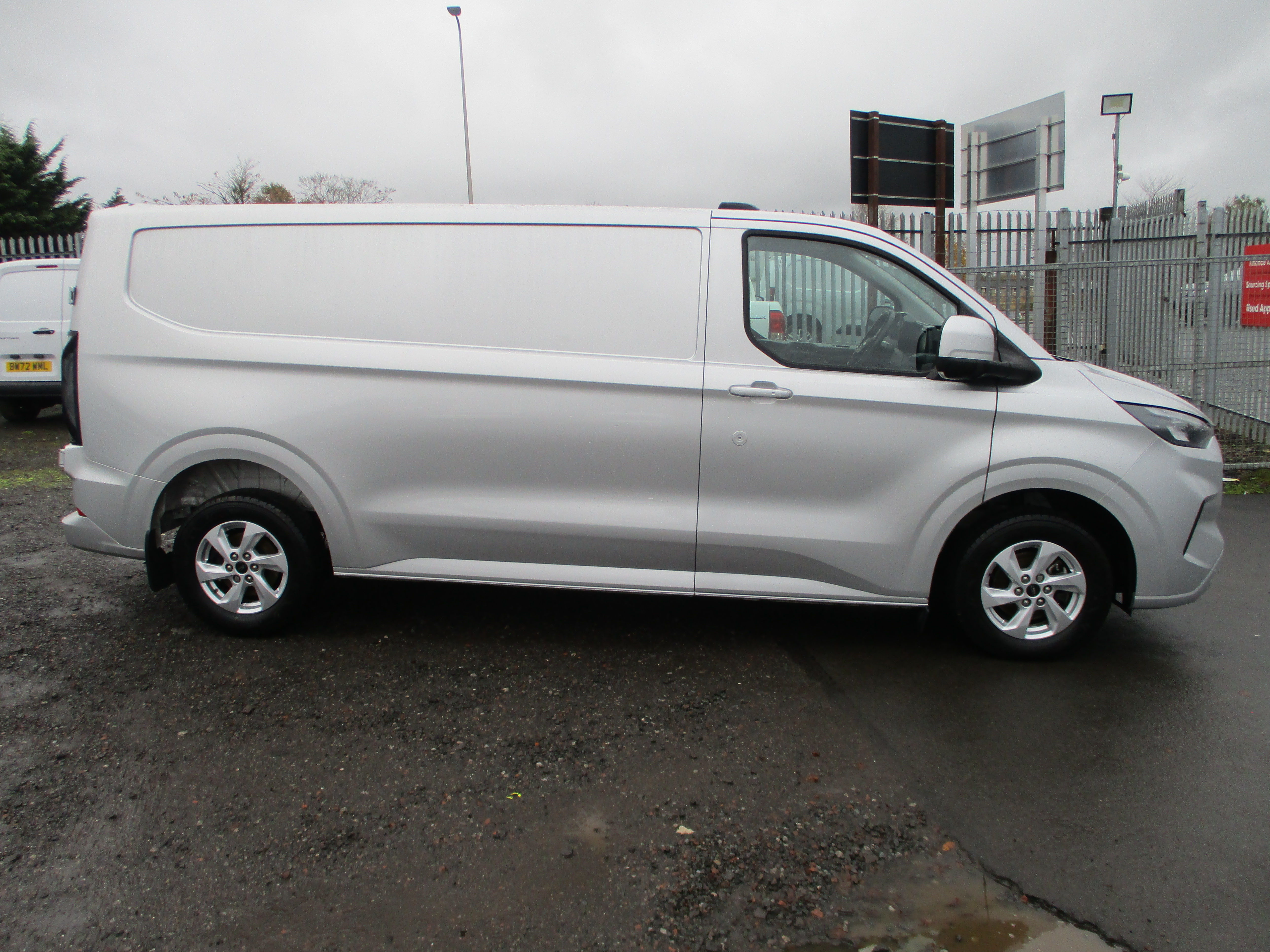 Ford Custom 300 2.0 EcoBlue 136PS L2 Limited Van (COVERED ONLY 7,000 MILES)
