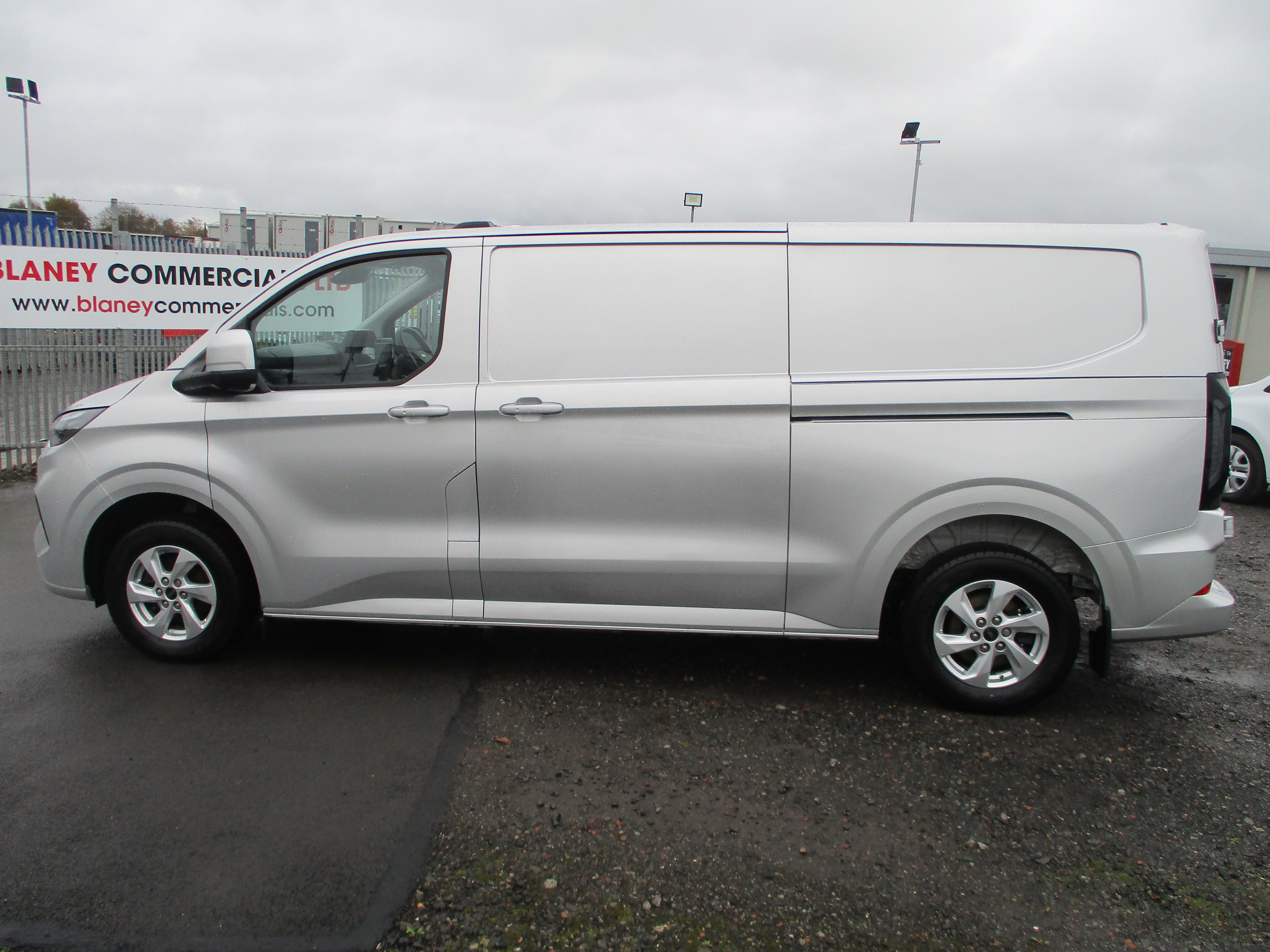 Ford Custom 300 2.0 EcoBlue 136PS L2 Limited Van (COVERED ONLY 7,000 MILES)