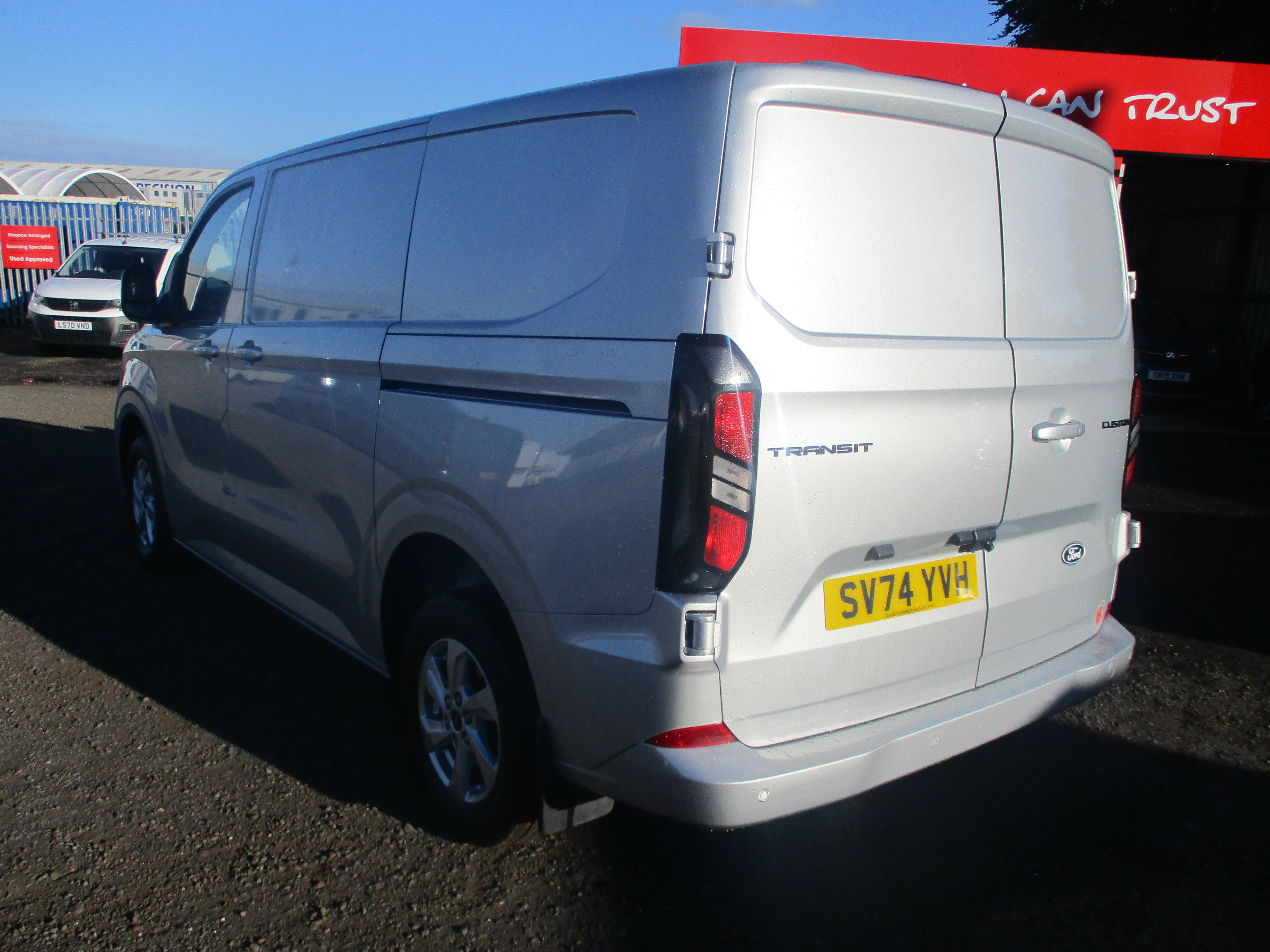 Ford Custom 300 2.0 EcoBlue 170PS L1H1 AUTO Limited Van (COVERED ONLY 6,000 MILES)