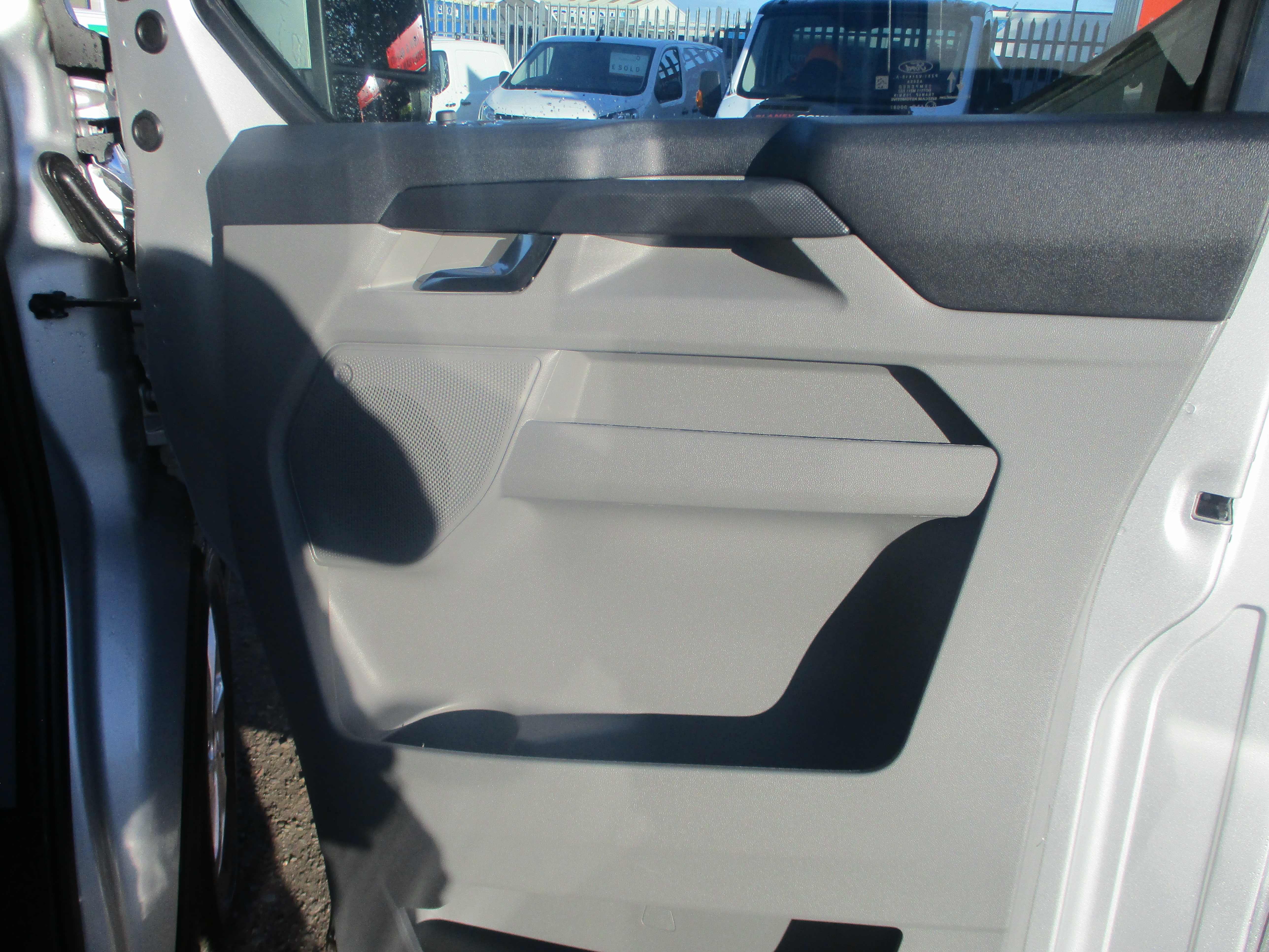 Ford Custom 300 2.0 EcoBlue 170PS L1H1 AUTO Limited Van (COVERED ONLY 6,000 MILES)