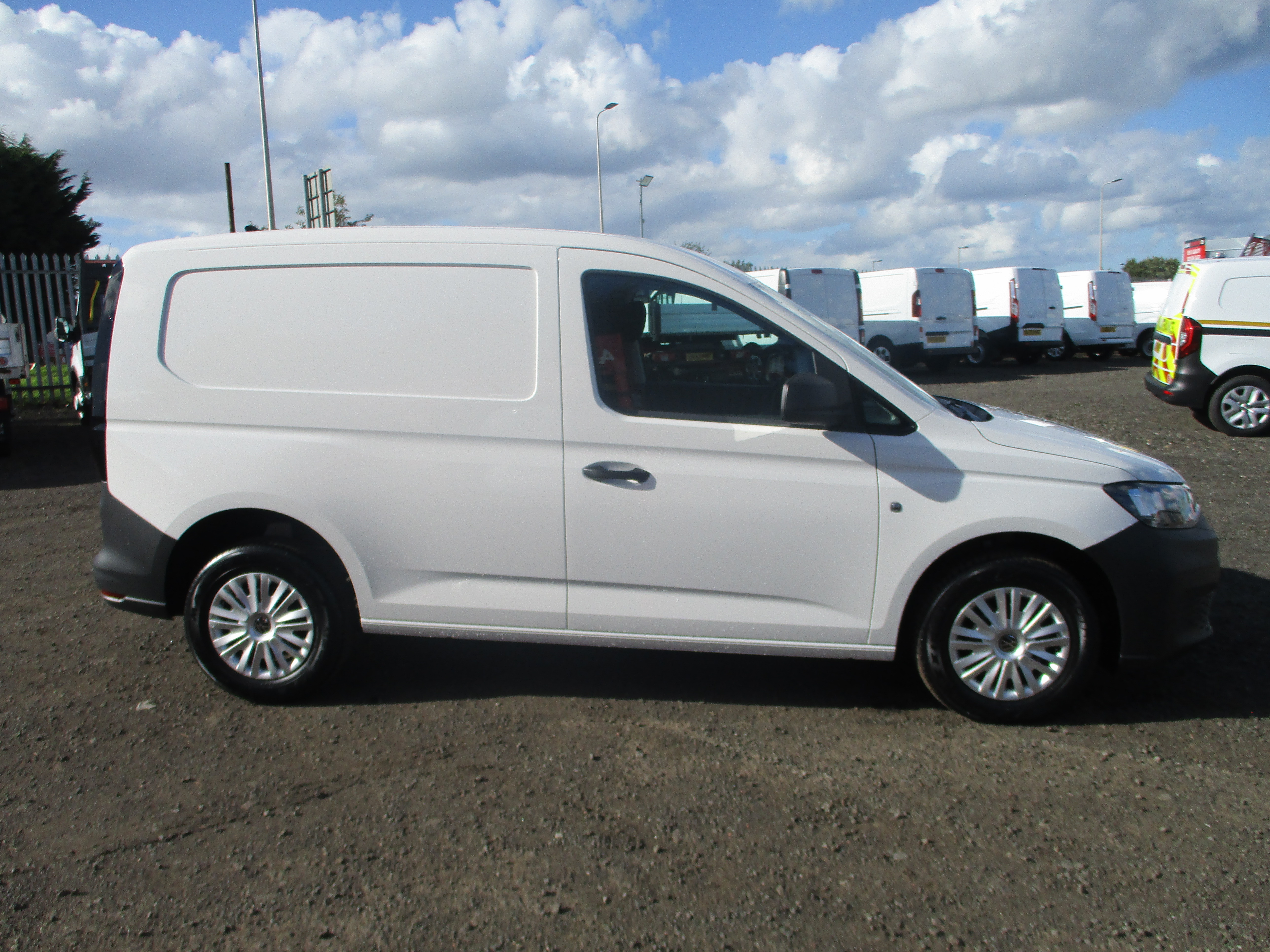 Volkswagen Caddy C20 2.0TDi 102PS Commerce Business/Tech Pack includes ply lining BIG SAVING ON LIST