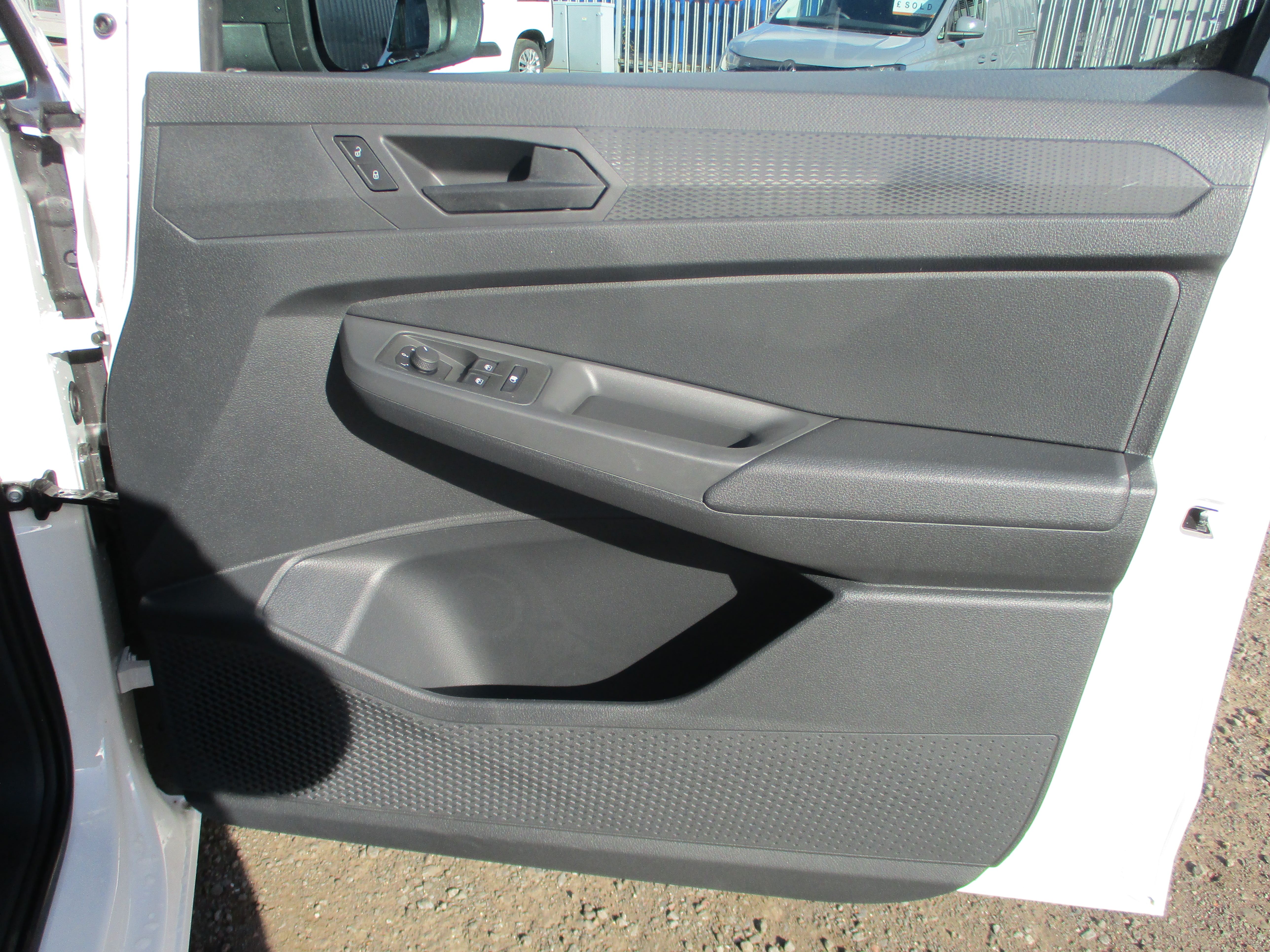Volkswagen Caddy C20 2.0TDi 102PS Commerce Business/Tech Pack includes ply lining BIG SAVING ON LIST
