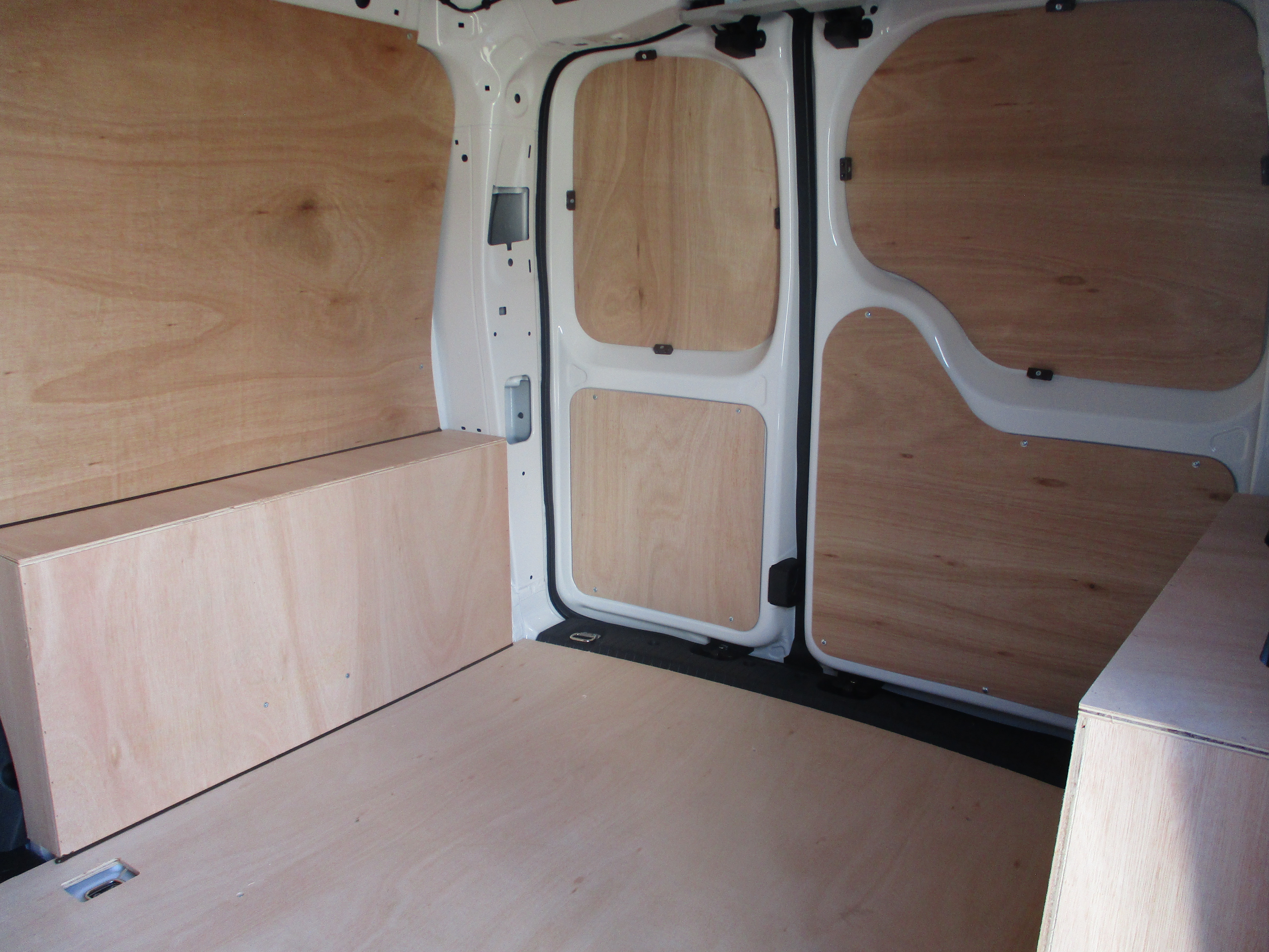 Volkswagen Caddy C20 2.0TDi 102PS Commerce Business/Tech Pack includes ply lining BIG SAVING ON LIST