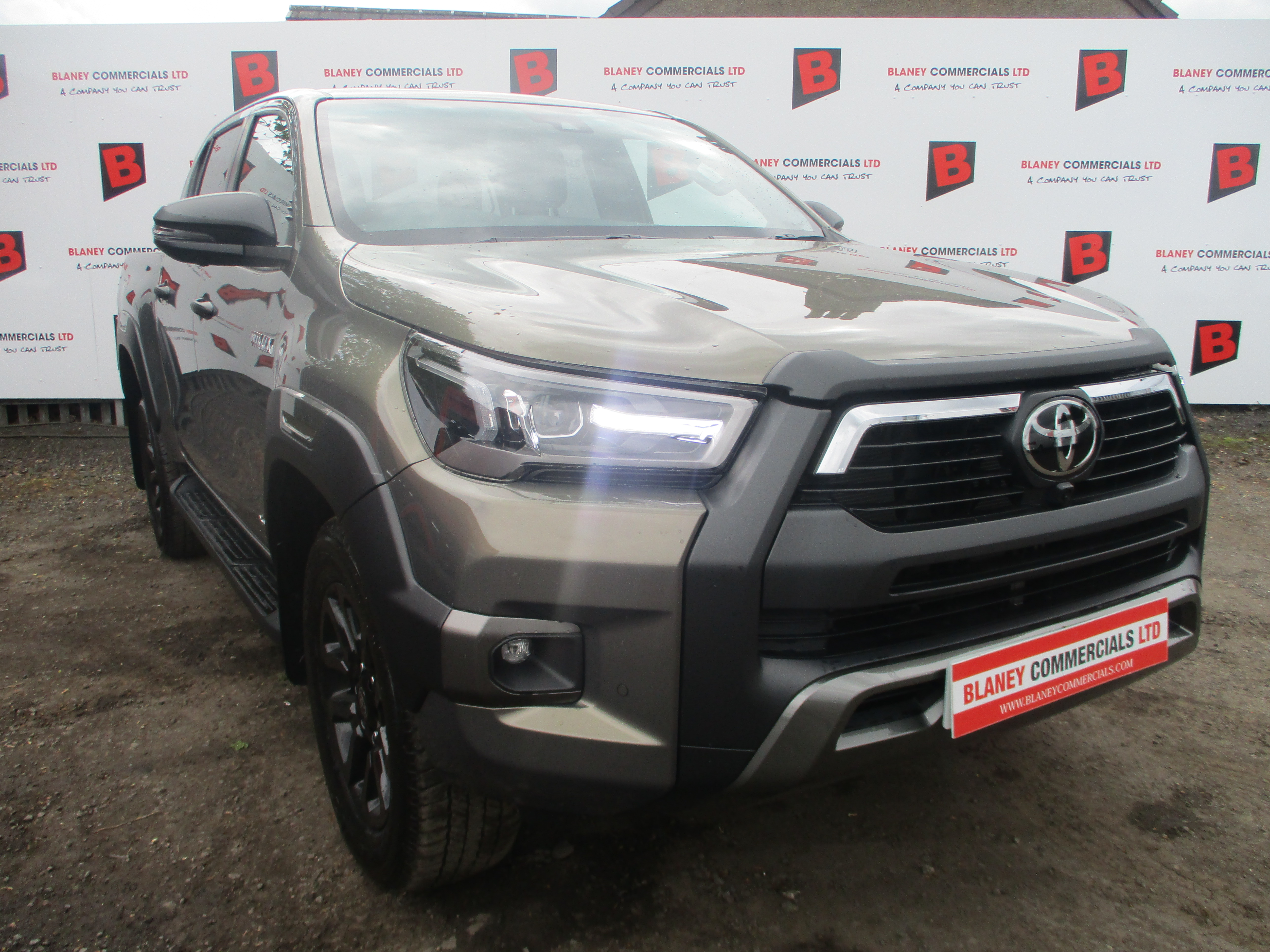 Toyota Hi Lux Invincible X 2.8 48V Mild Hybrid Double Cab Pick Up 