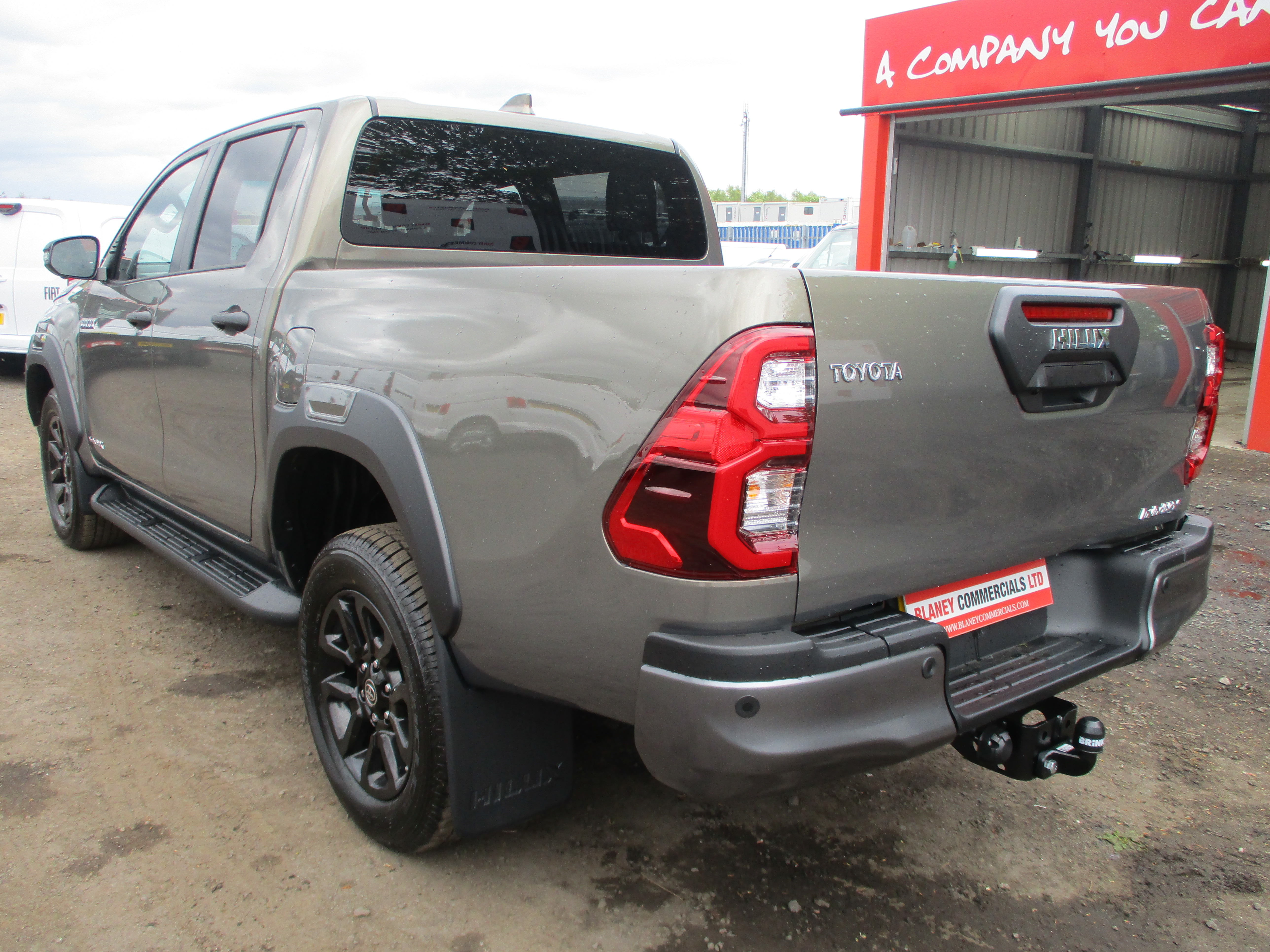 Toyota Hi Lux Invincible X 2.8 48V Mild Hybrid Double Cab Pick Up
