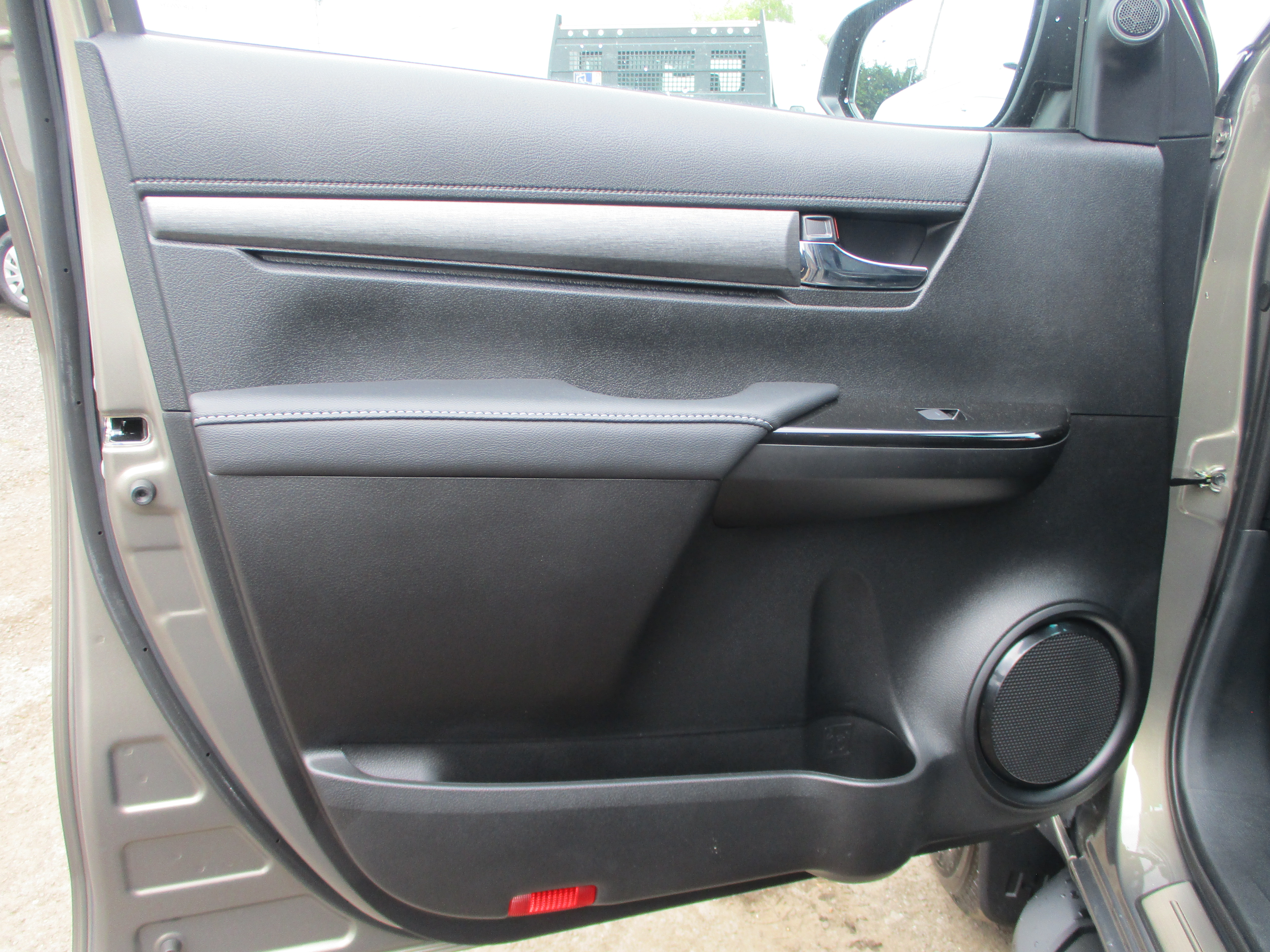 Toyota Hi Lux Invincible X 2.8 48V Mild Hybrid Double Cab Pick Up