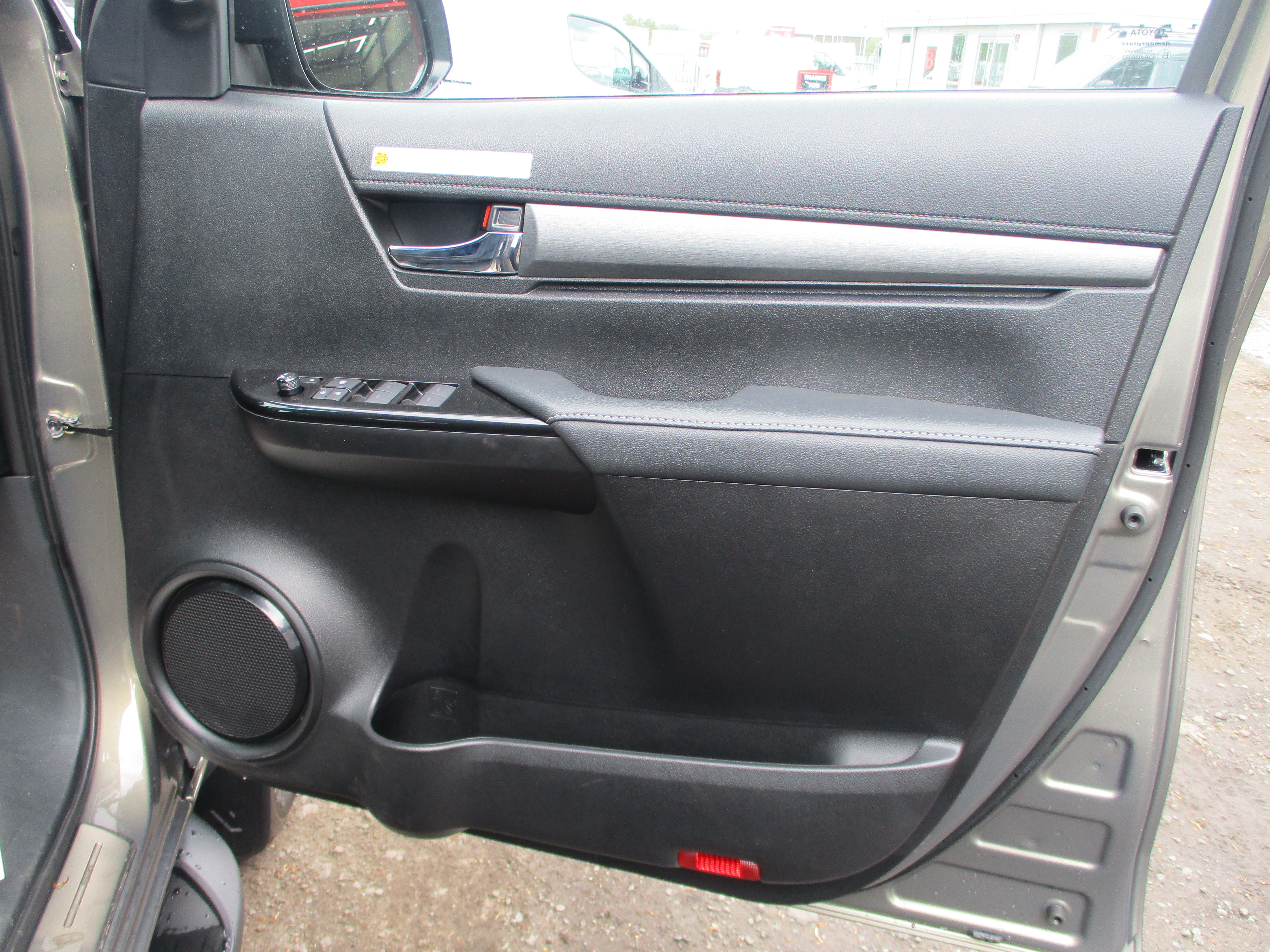 Toyota Hi Lux Invincible X 2.8 48V Mild Hybrid Double Cab Pick Up