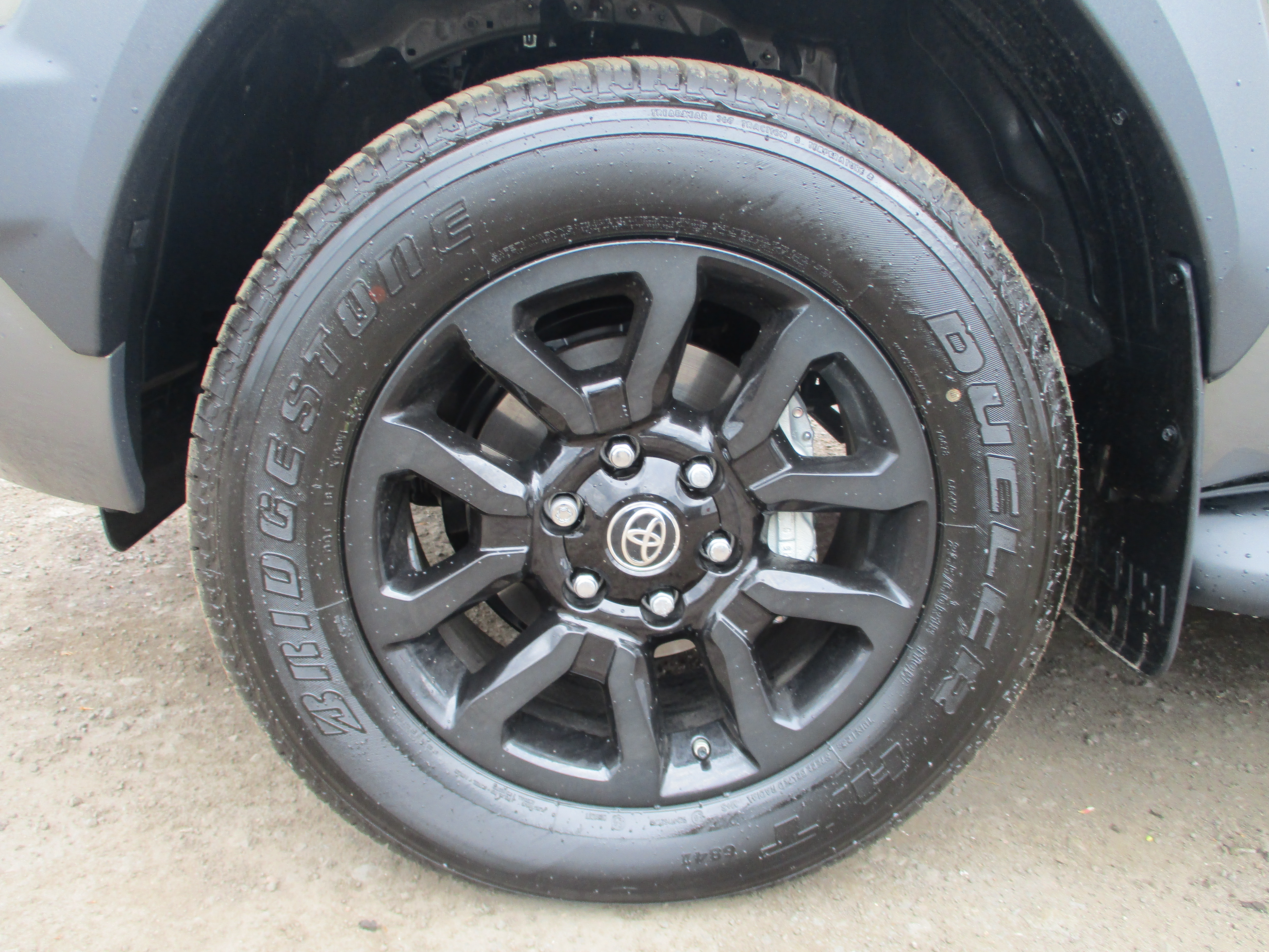 Toyota Hi Lux Invincible X 2.8 48V Mild Hybrid Double Cab Pick Up