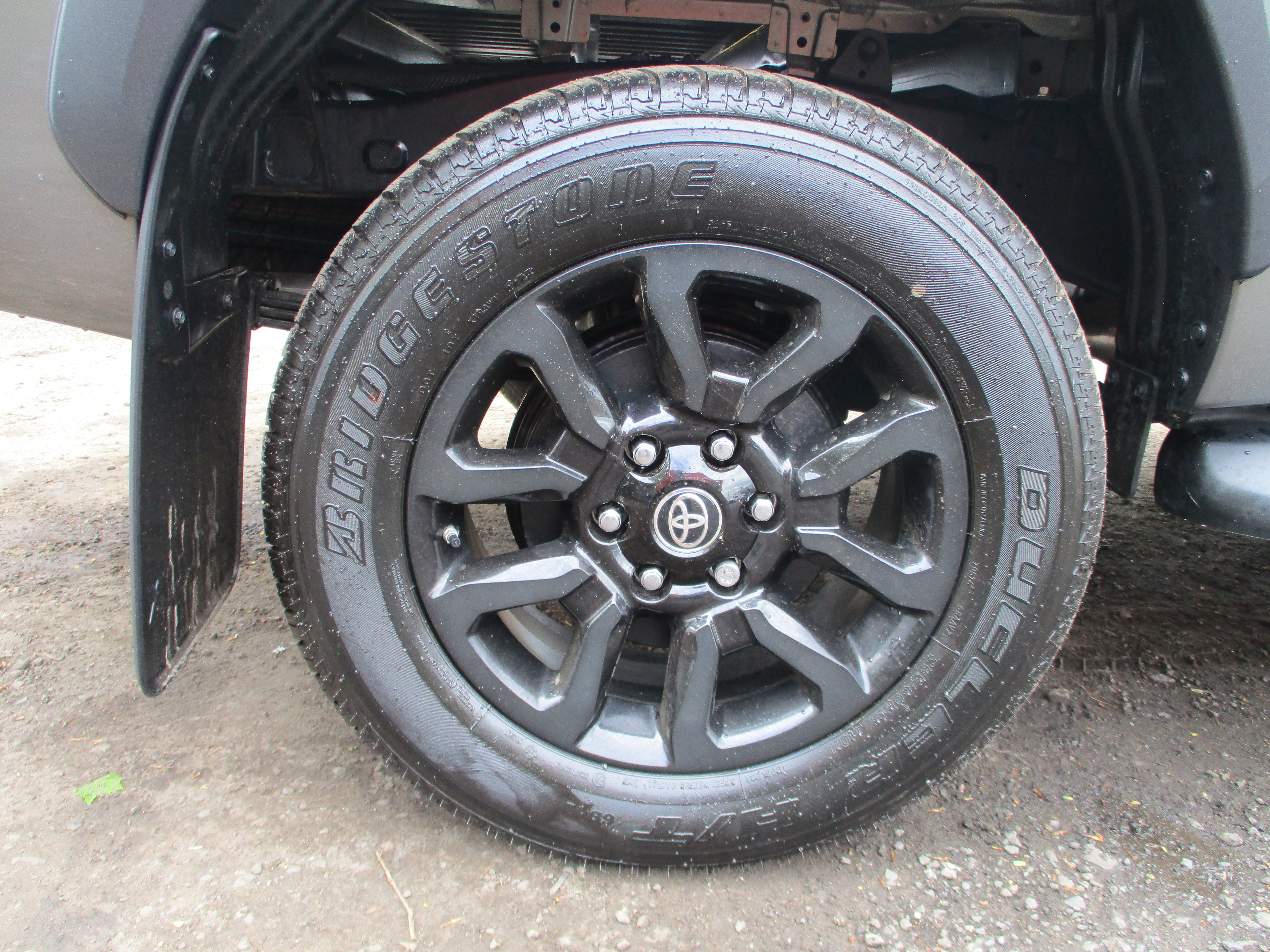 Toyota Hi Lux Invincible X 2.8 48V Mild Hybrid Double Cab Pick Up