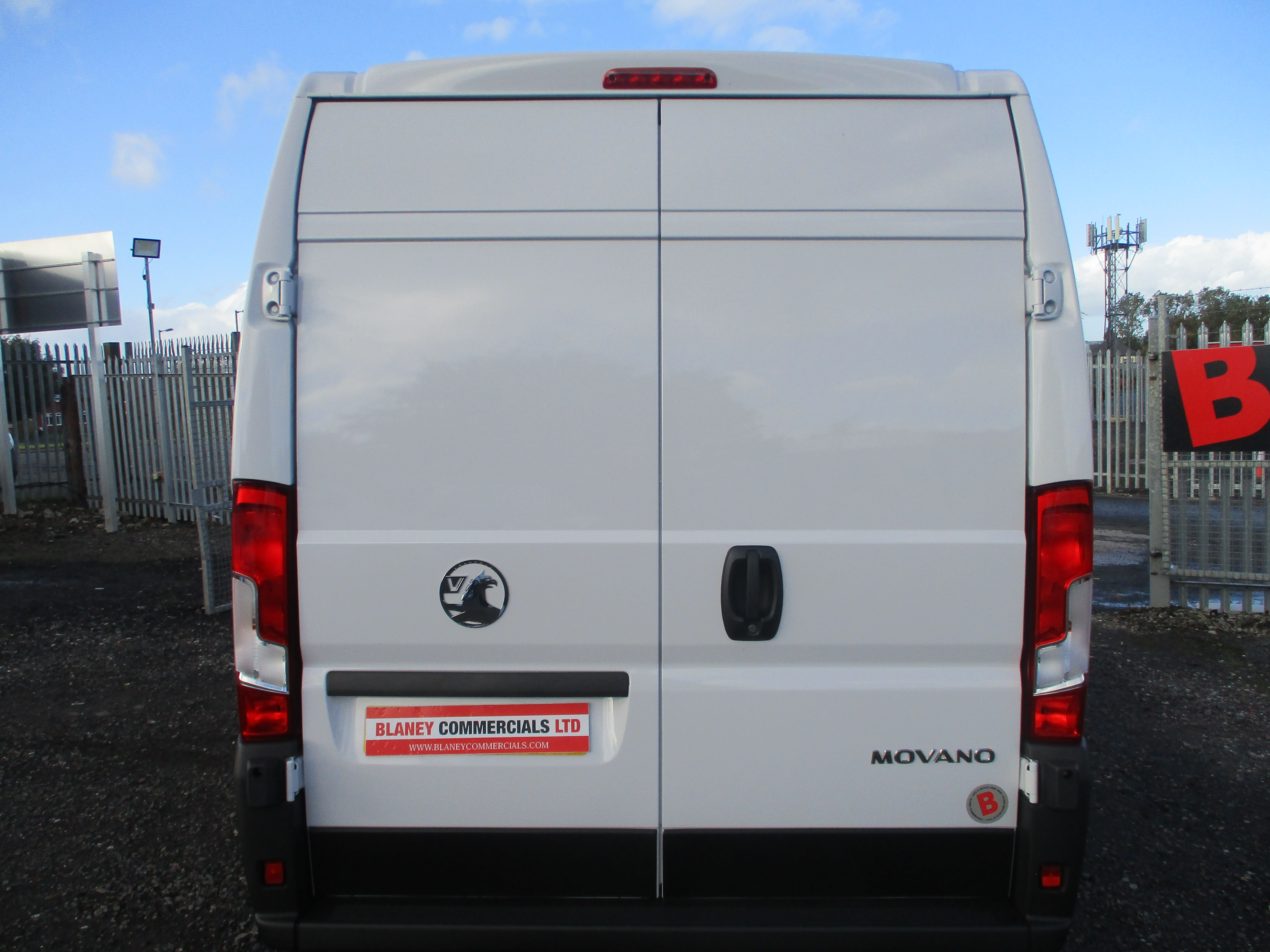Vauxhall Movano 3500 L2H2 140PS Dynamic Panel Van. MASSIVE SPEC includes, AIR CON, SAT NAV, CRUISE CONTROL, PARKING SENSORS & MORE....