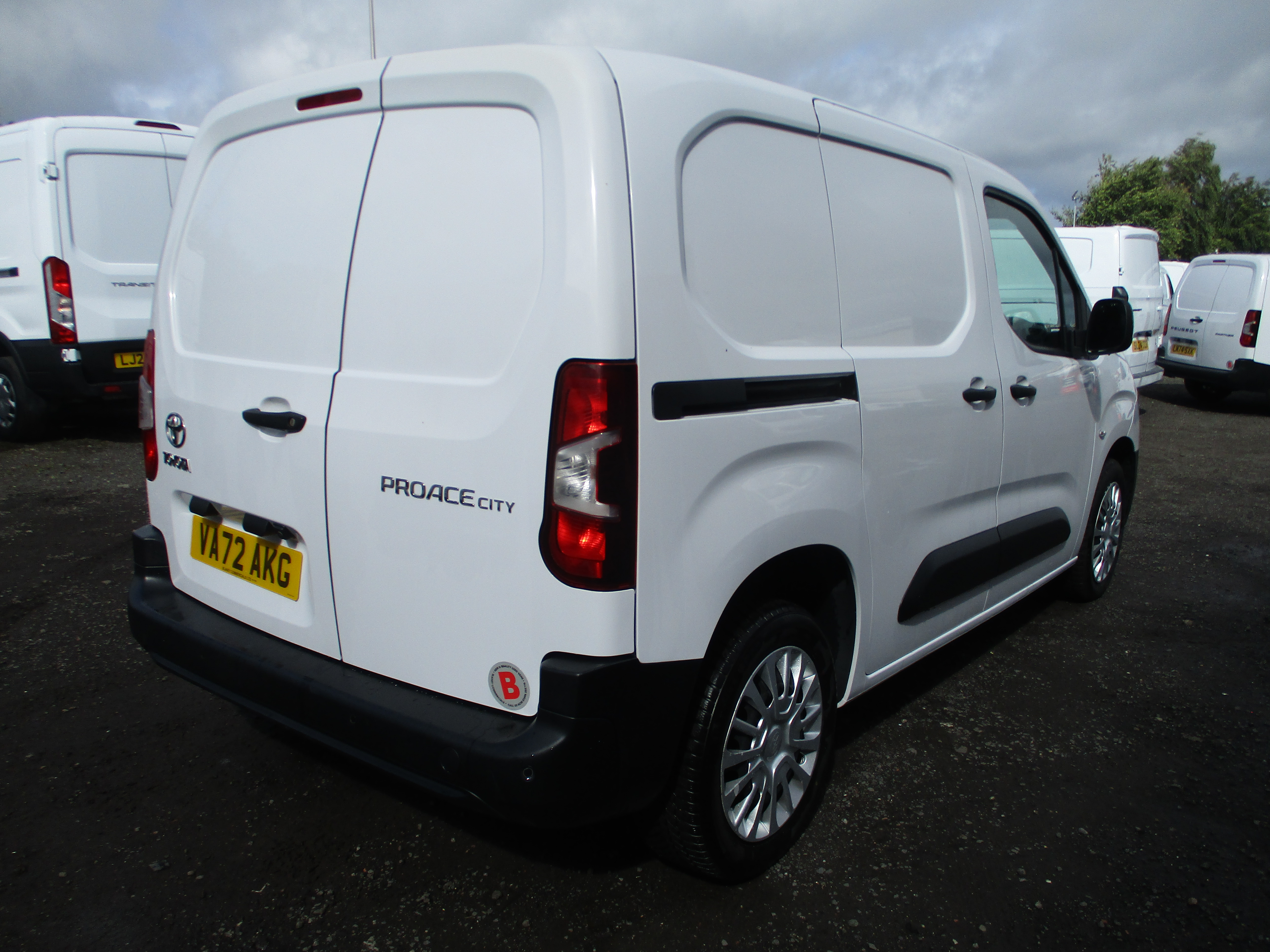 Toyota PROACE CITY L1 1.5 Diesel 100PS ICON Van (ONE OWNER FROM NEW !!)