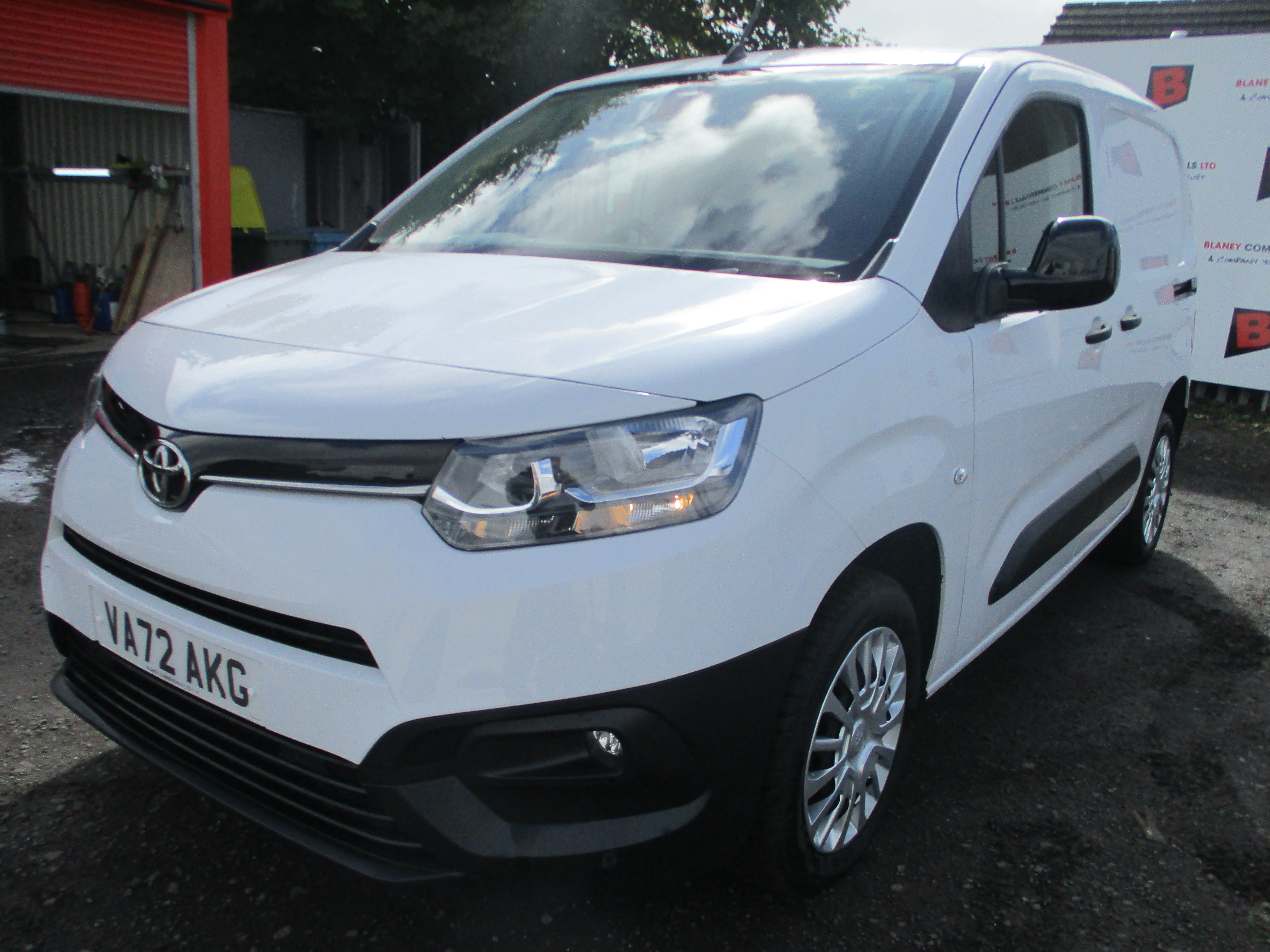 Toyota PROACE CITY L1 1.5 Diesel 100PS ICON Van (ONE OWNER FROM NEW !!)