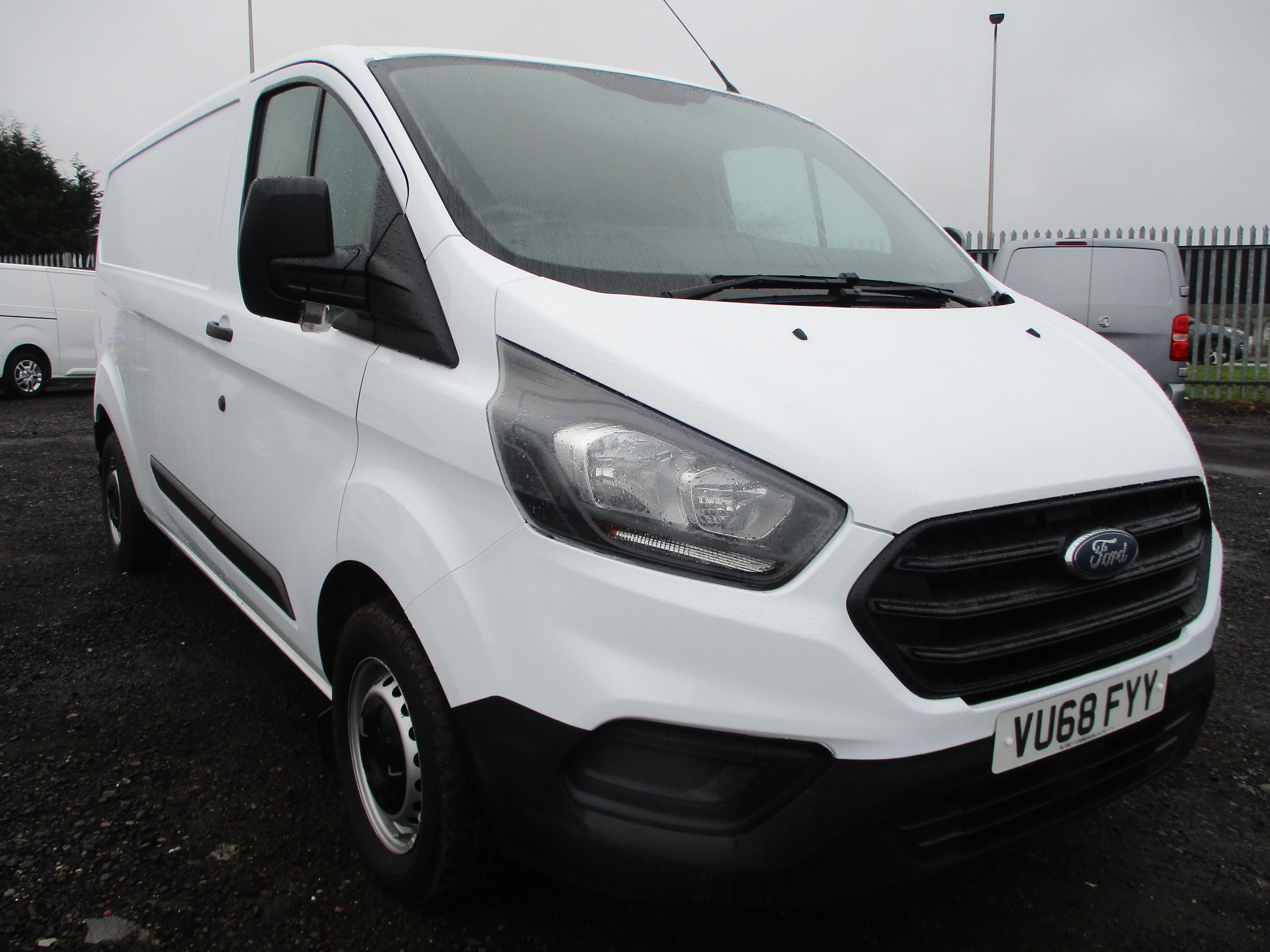 Ford Custom 300 L2H1 105PS 2.0TDCI LWB Low Roof(8 seater with Certificate of Conformity)