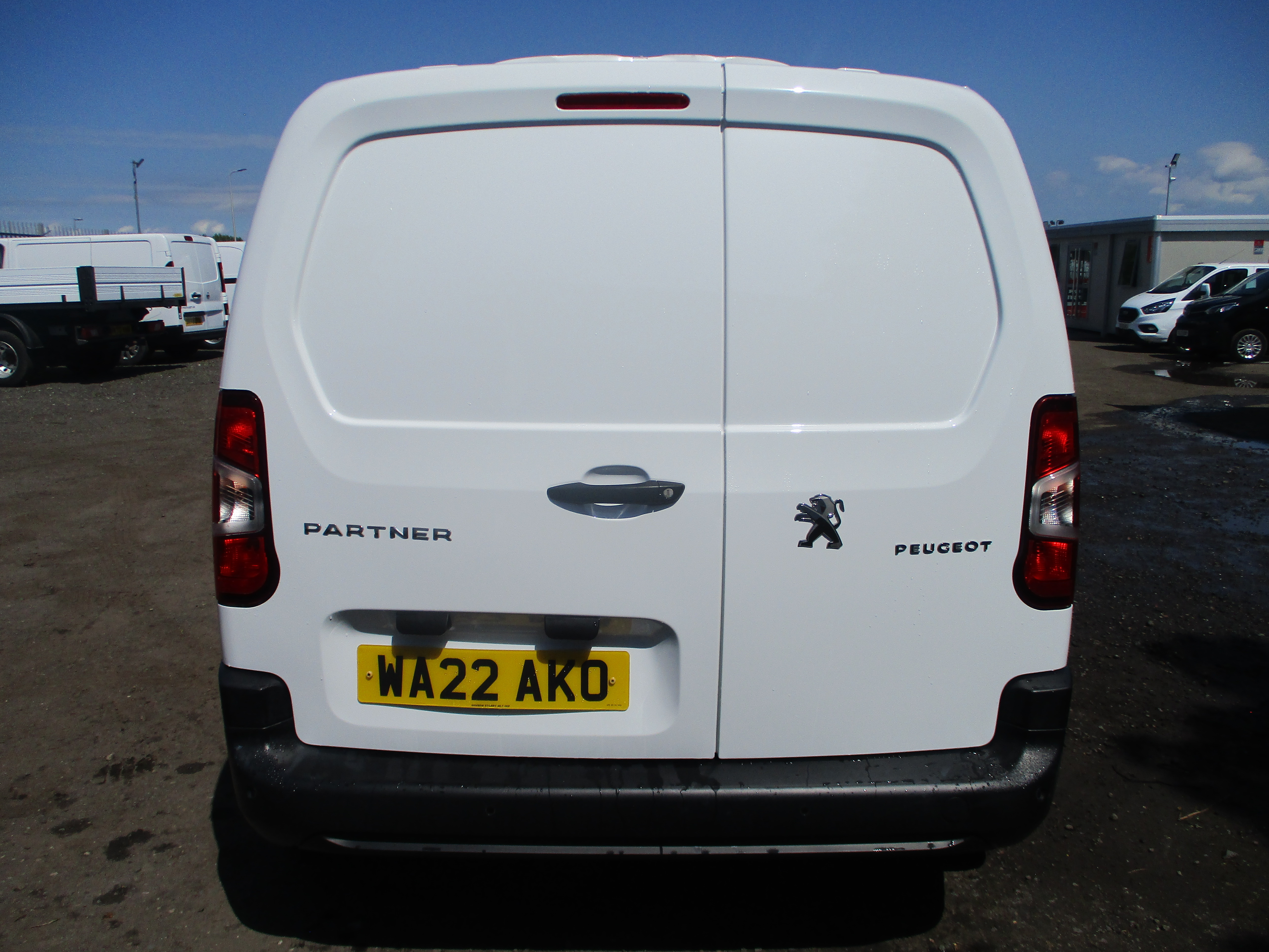Peugeot Partner 1000kg 1.5 BlueHDi 100PS Professional Pro FRIDGE VAN