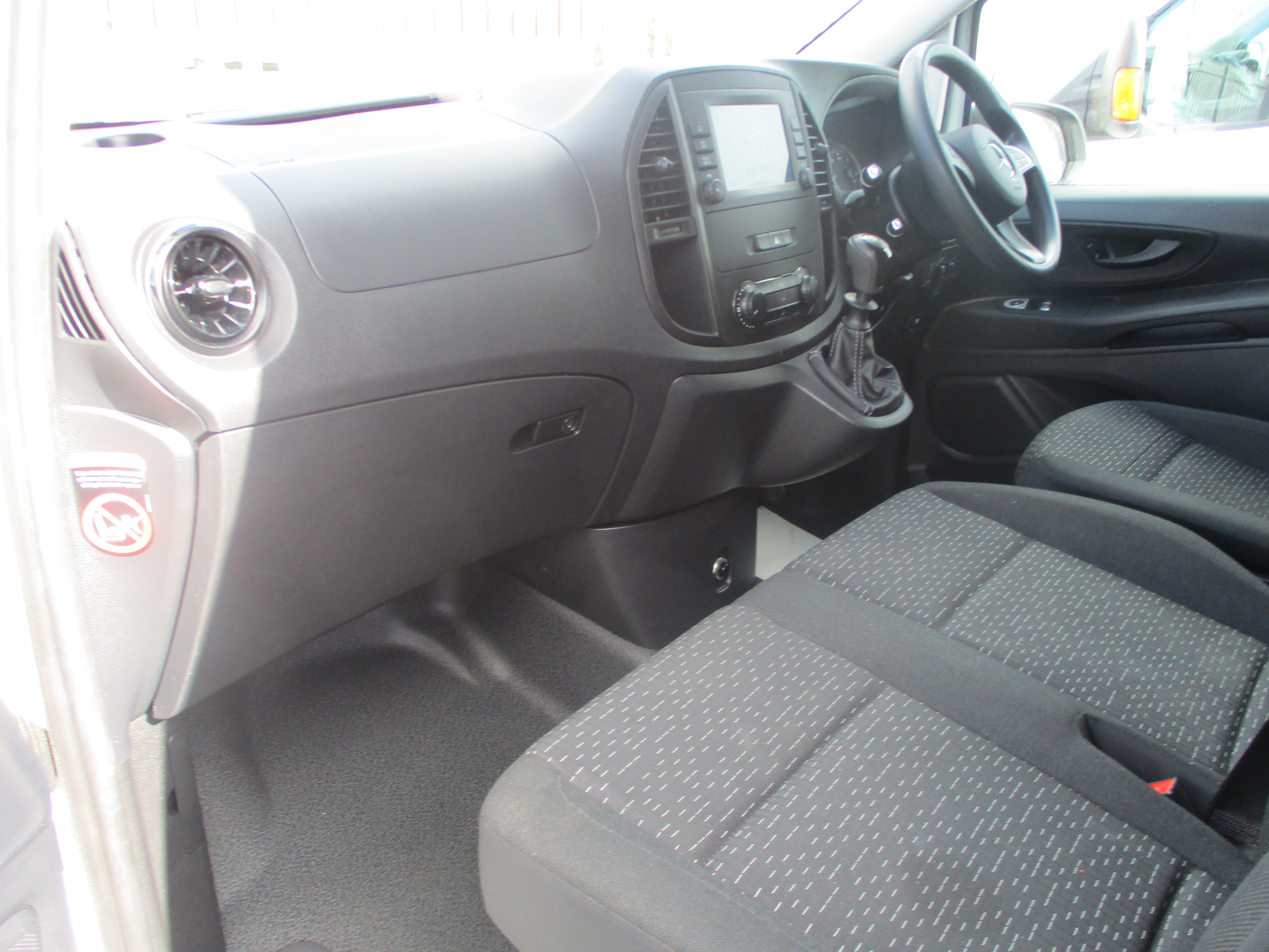 Mercedes Benz Vito L2 FWD 114 CDi 1.8 Diesel 140PS Progressive Panel Van ( REDUCED !! )